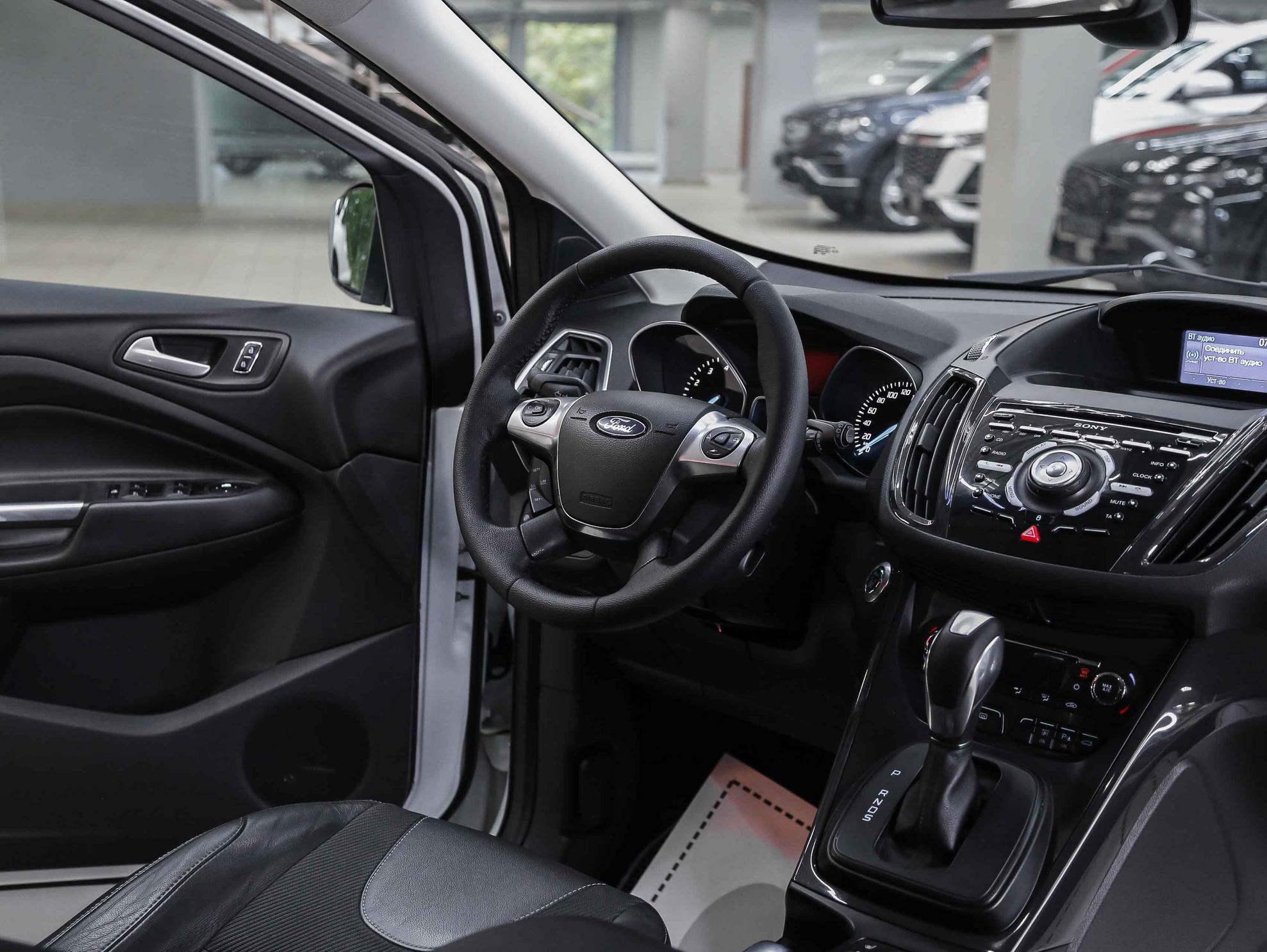 Ford Kuga 2014, белый, ДЦ Орехово