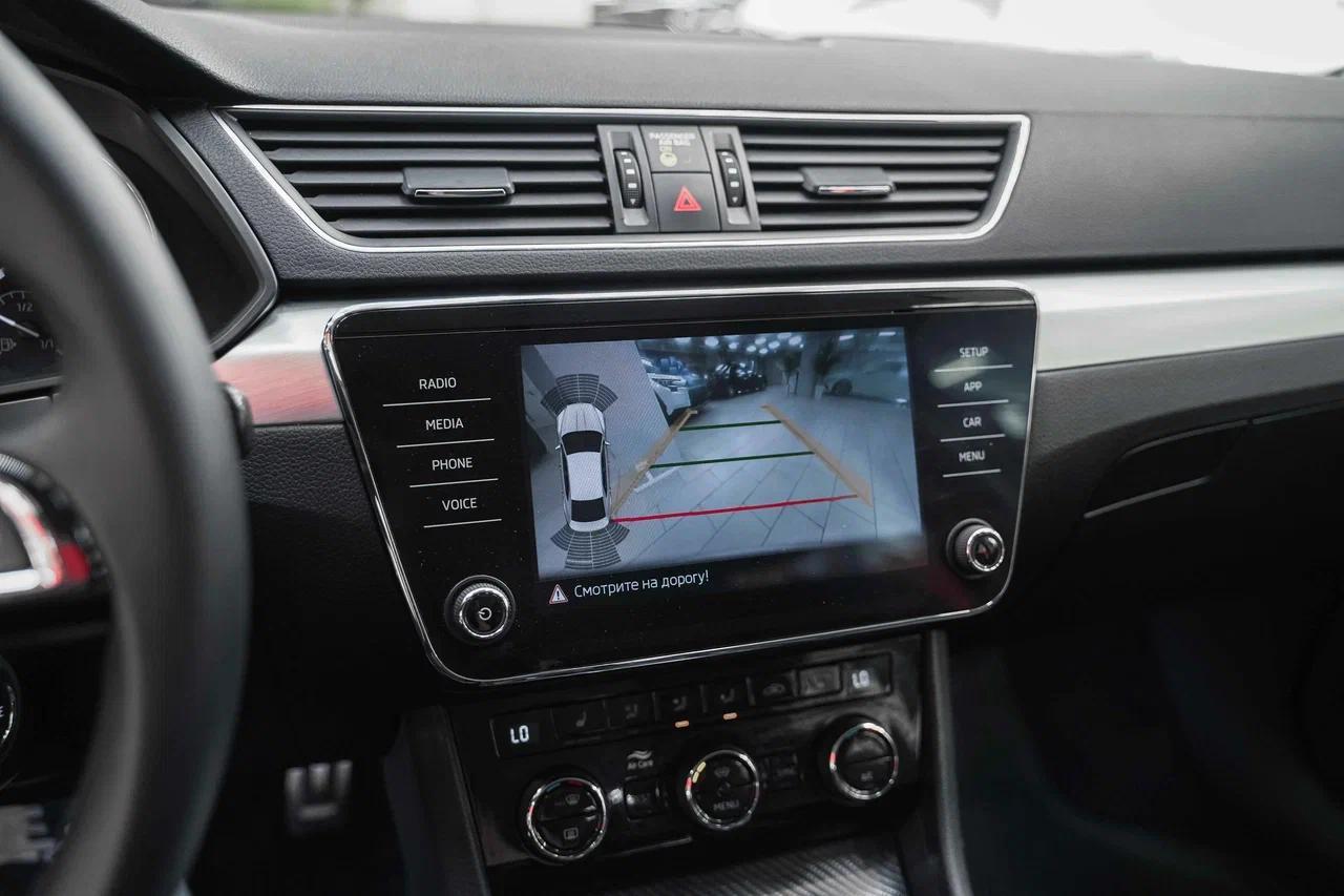 Skoda Superb 2018, белый, ДЦ Орехово