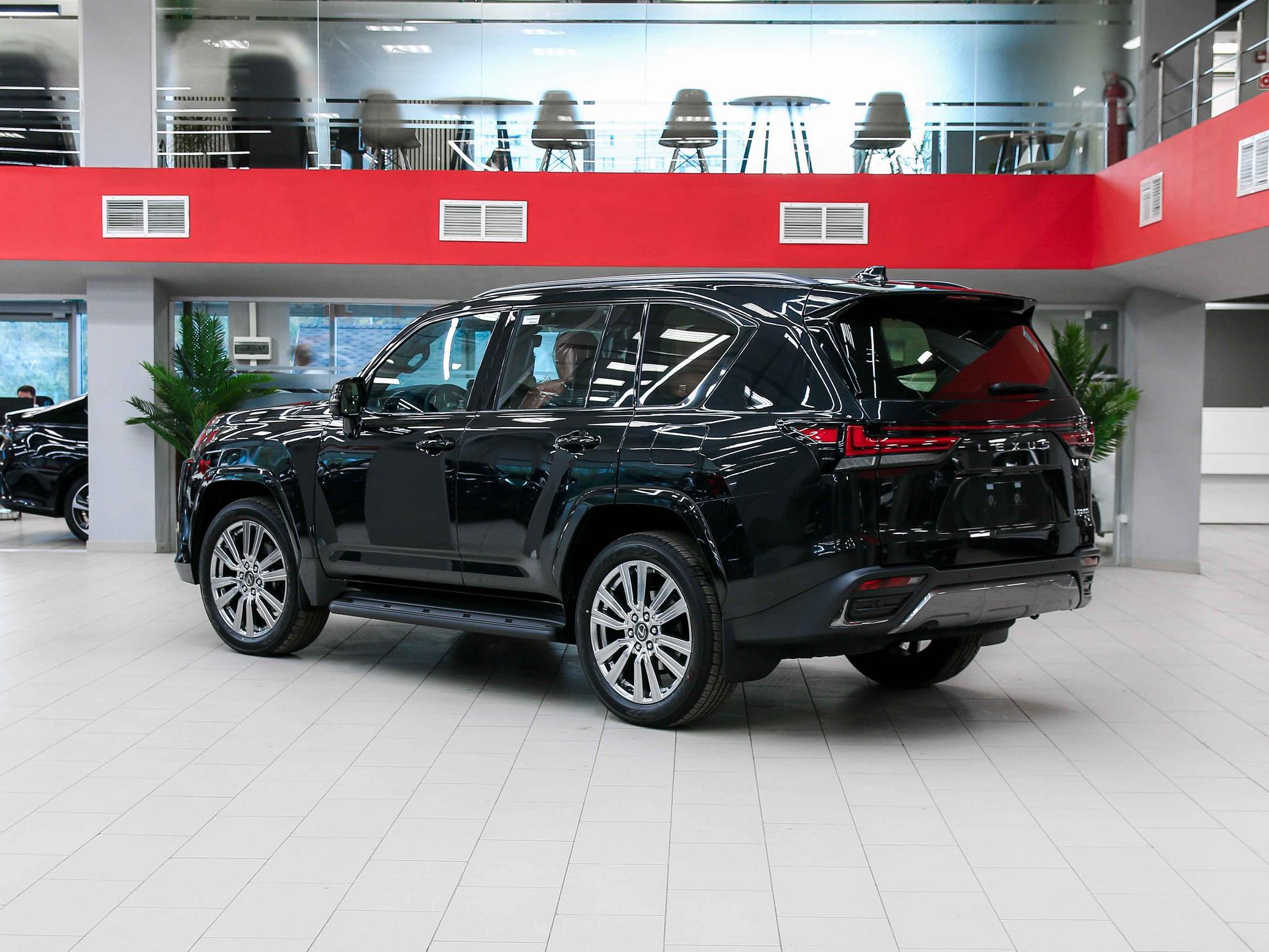 Lexus LX 2026, черный, ДЦ Орехово