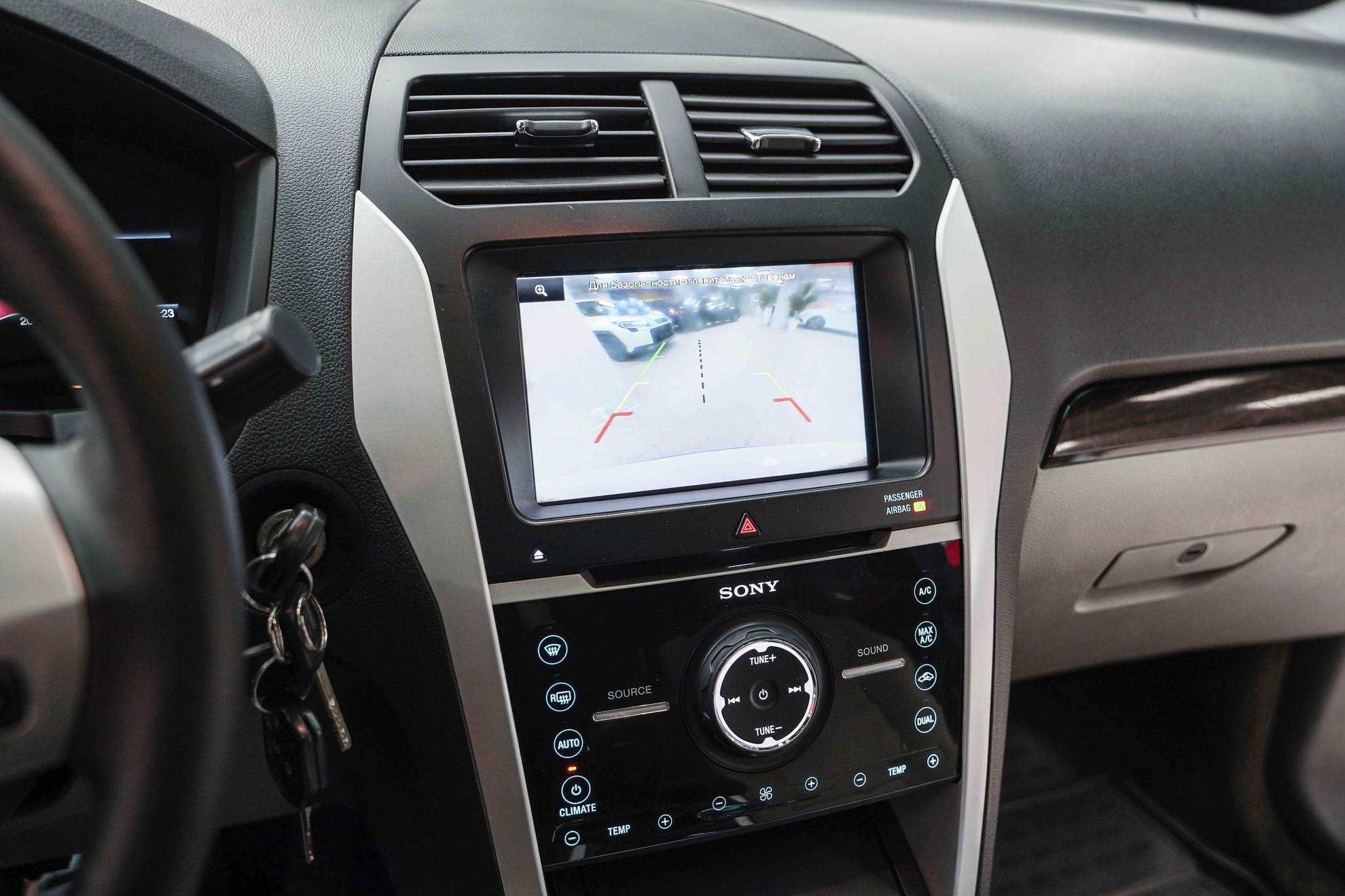 Ford Explorer 2013, белый, ДЦ Орехово