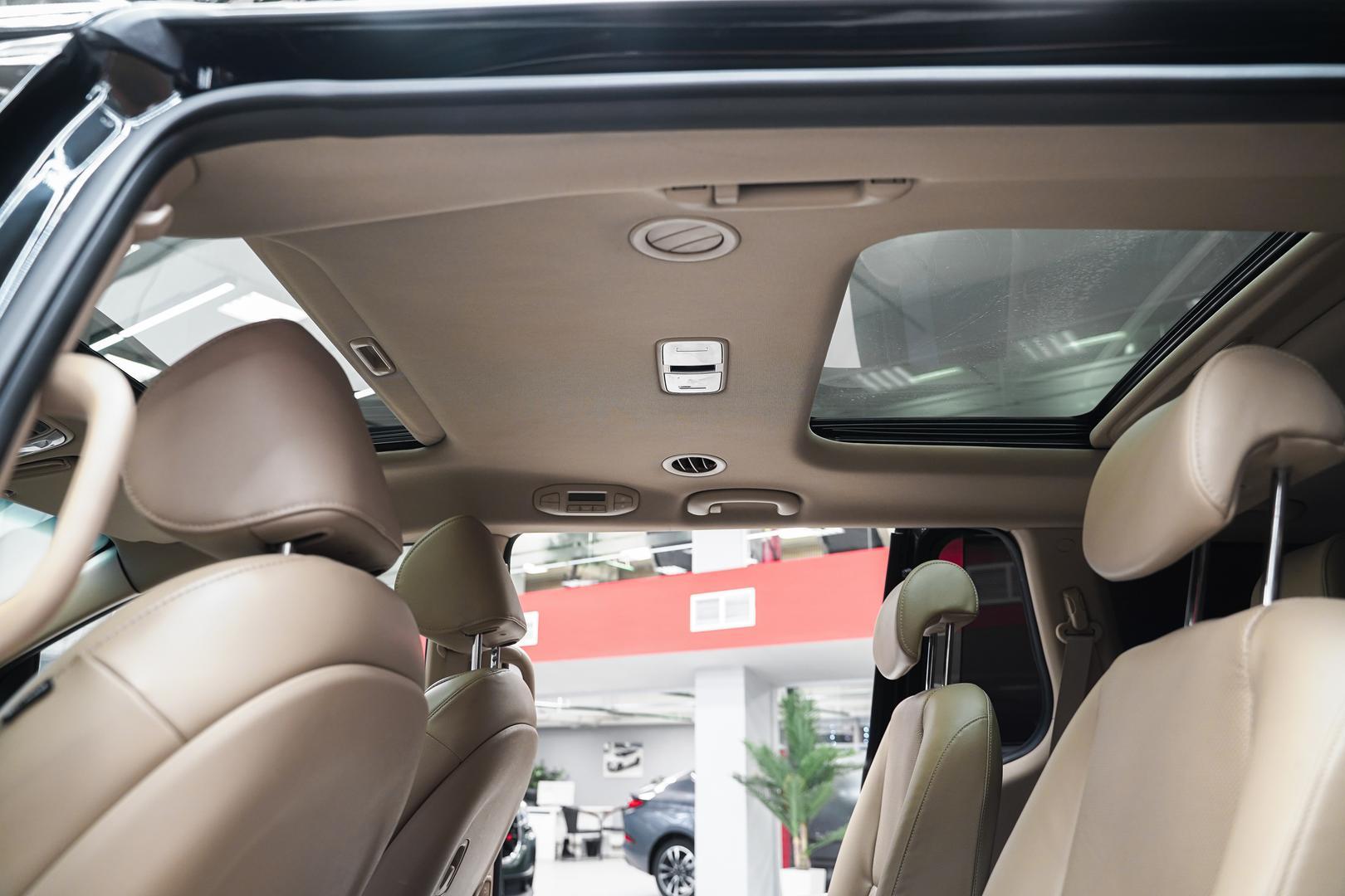 Kia Carnival 2015, черный, ДЦ Орехово
