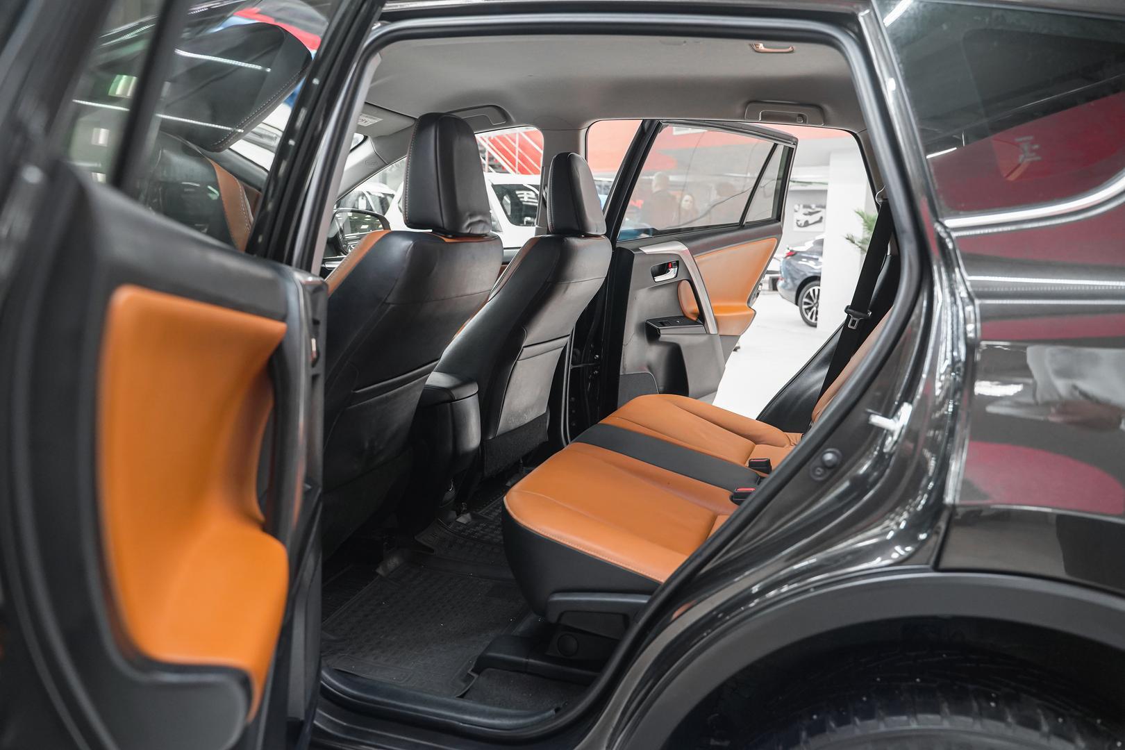 Toyota RAV4 2016, коричневый, ДЦ Орехово
