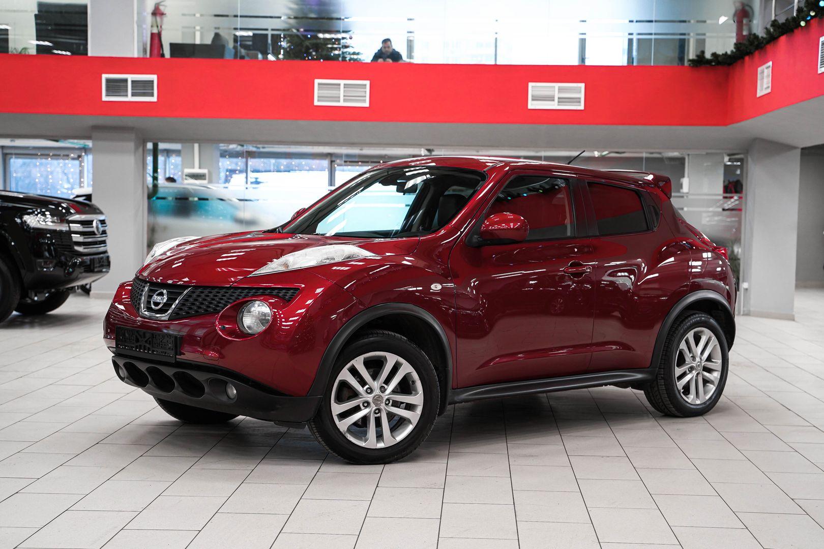 Nissan Juke 2011, красный, ДЦ Орехово