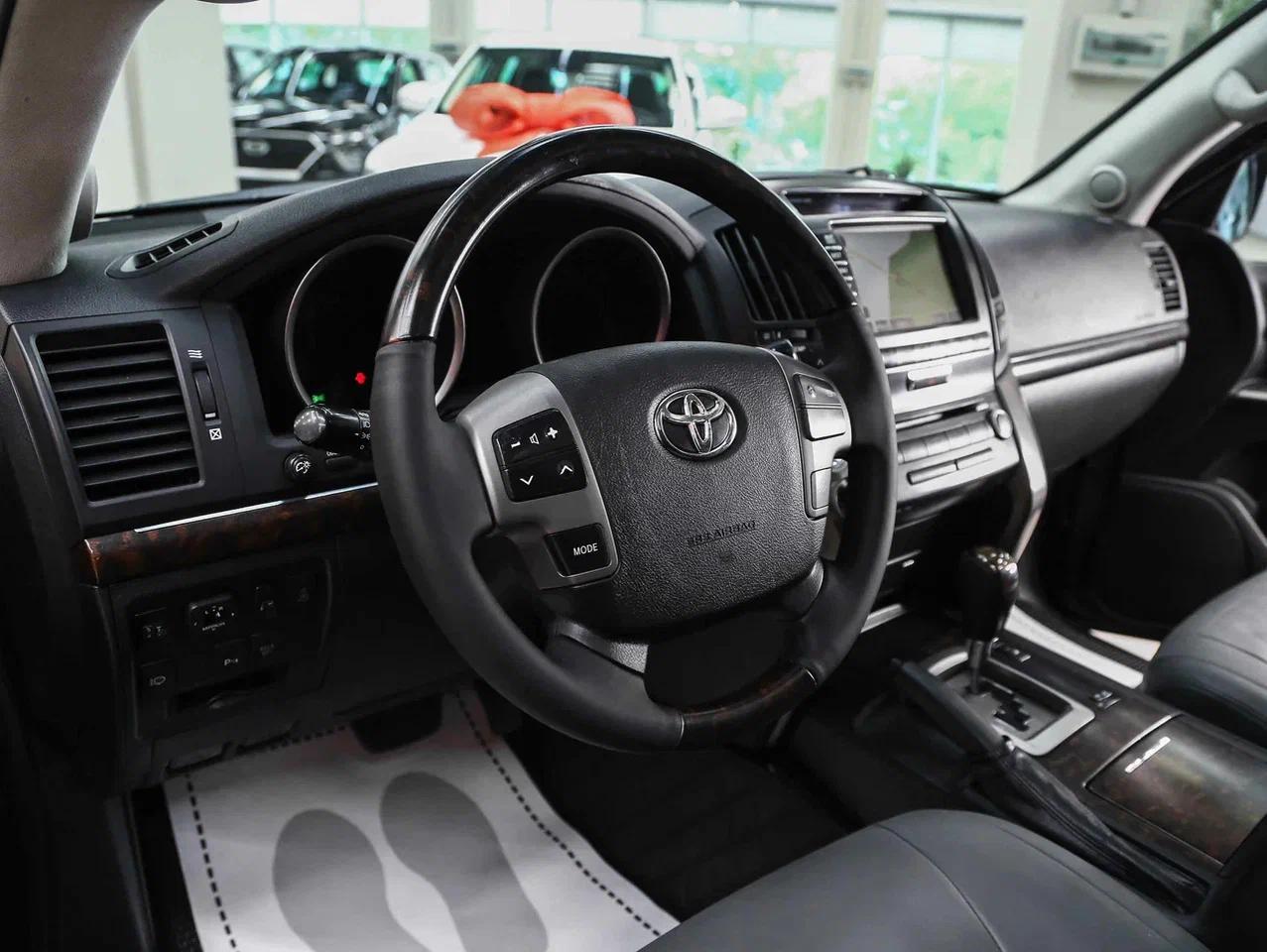 Toyota Land Cruiser 2008, черный, ДЦ Орехово