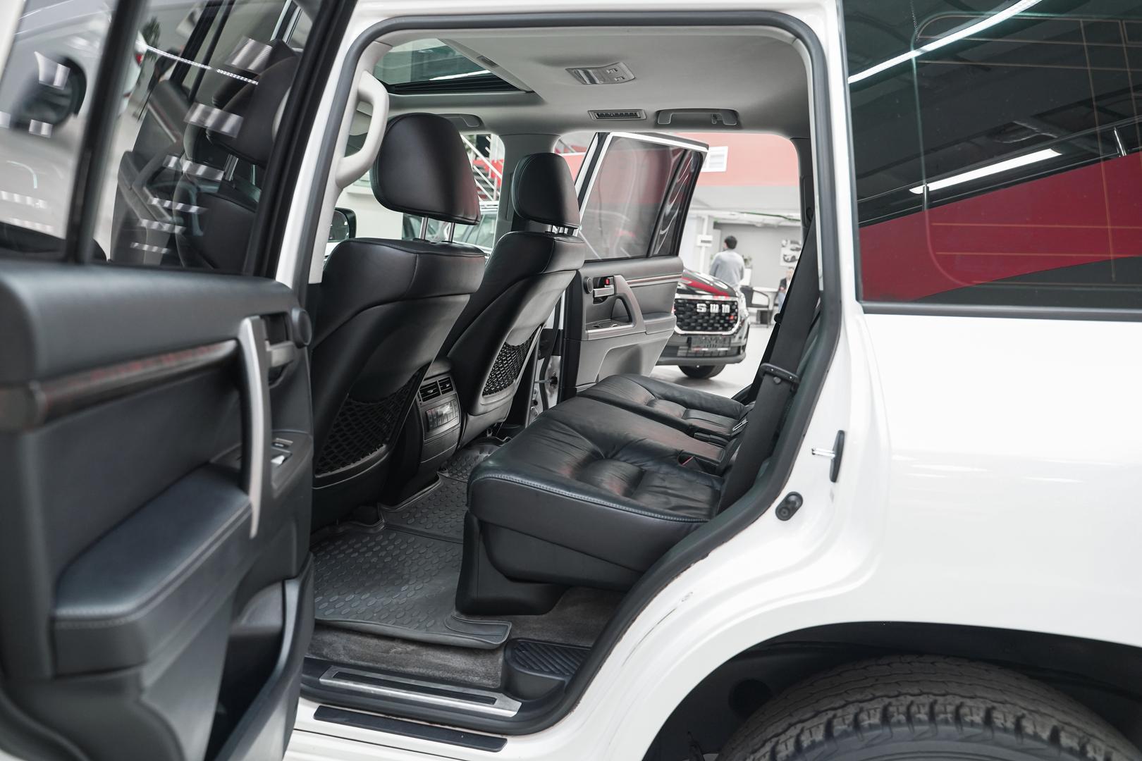 Toyota Land Cruiser 2011, белый, ДЦ Орехово