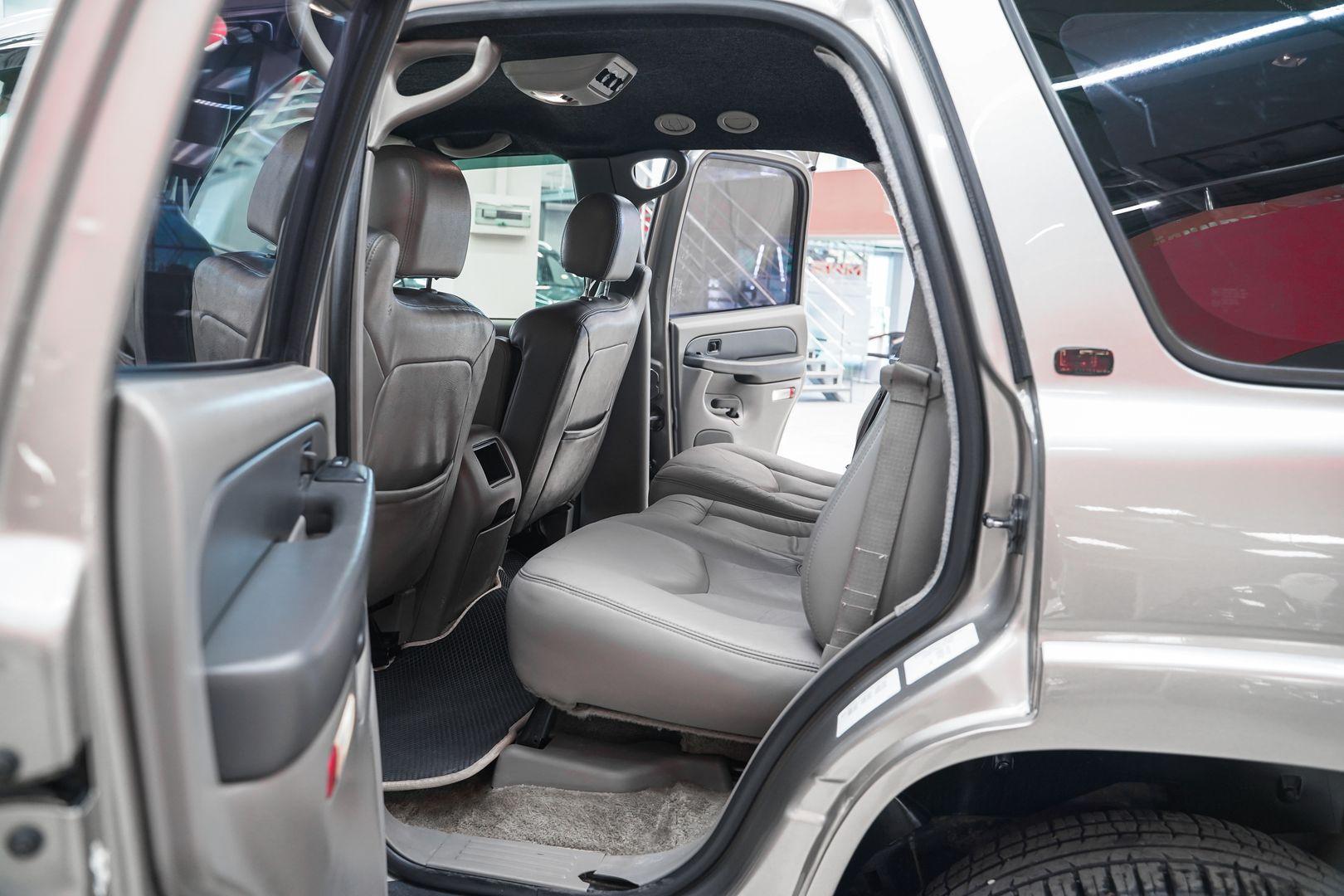 Chevrolet Tahoe 2002, серый, ДЦ Орехово