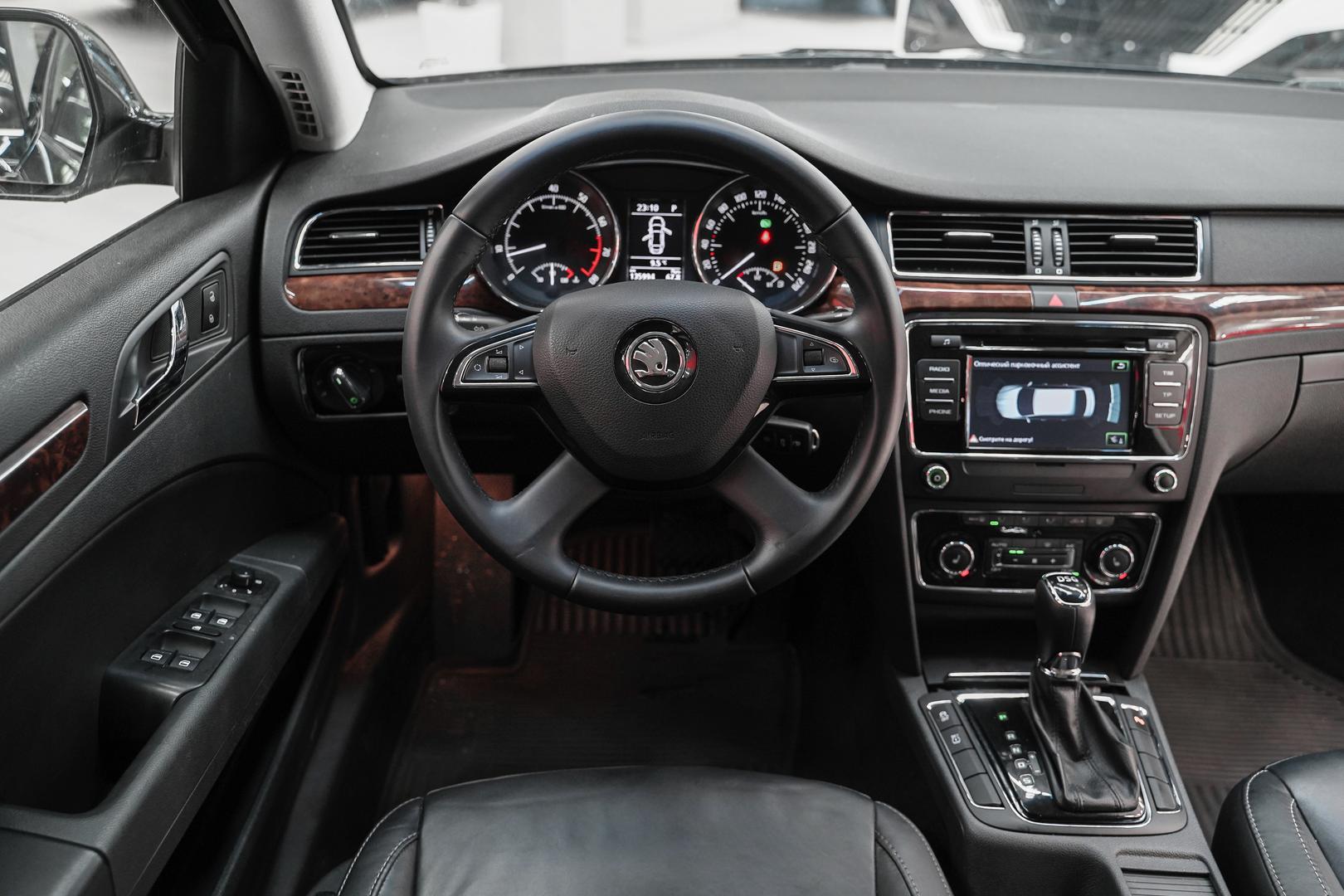 Skoda Superb 2014, черный, ДЦ Орехово