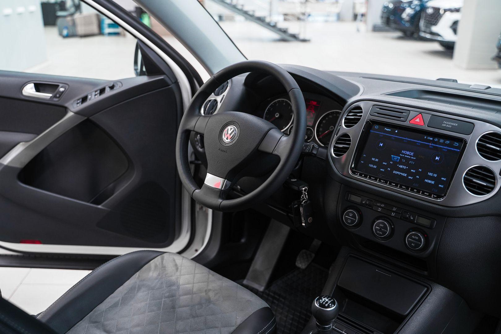 Volkswagen Tiguan 2008, белый, ДЦ Орехово