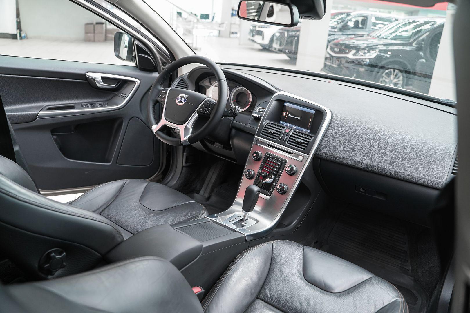 Volvo XC60 2012, бежевый, ДЦ Орехово