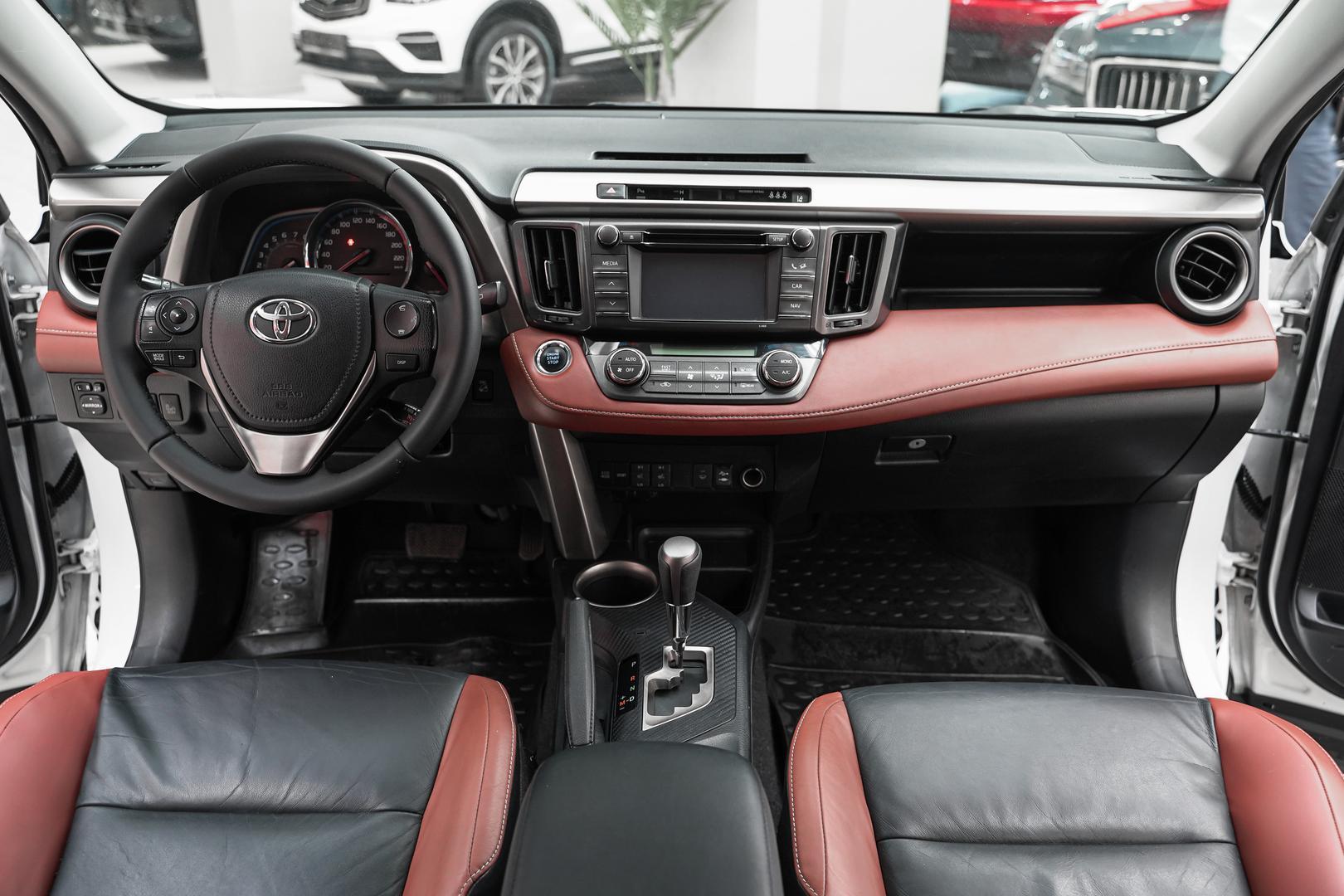 Toyota RAV4 2013, белый, ДЦ Орехово