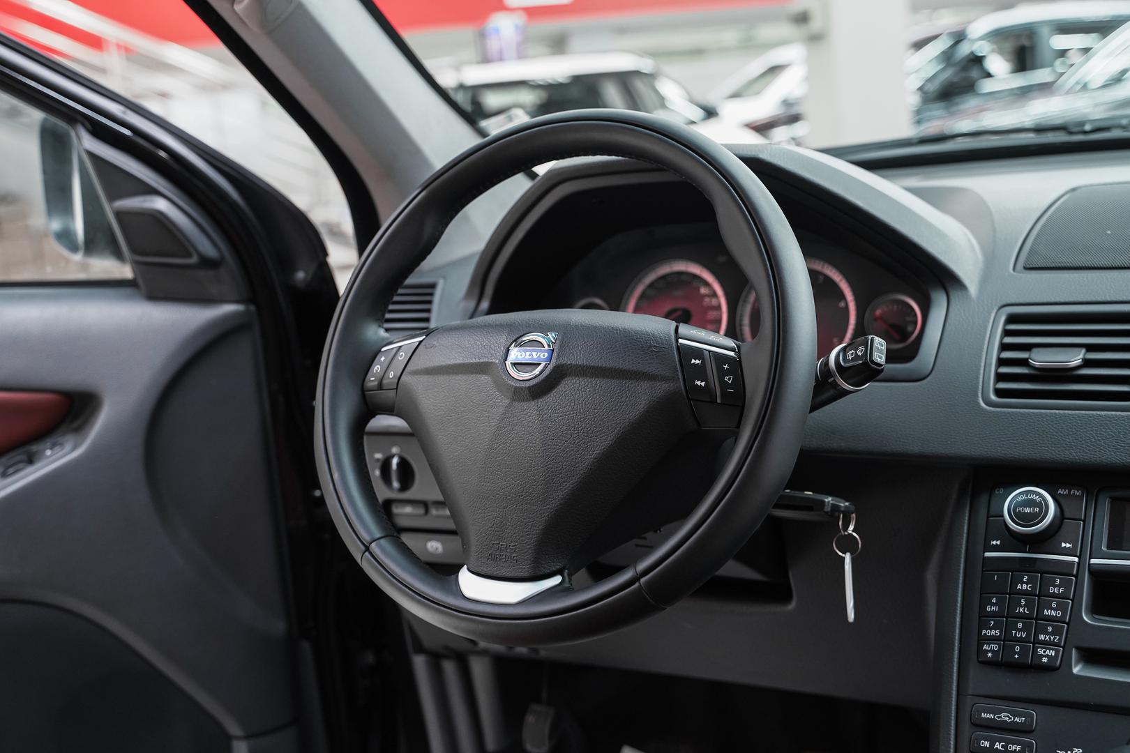 Volvo XC90 2013, черный, ДЦ Орехово