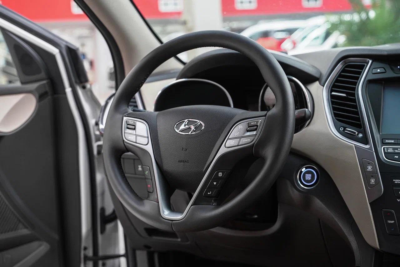 Hyundai Santa Fe 2013, белый, ДЦ Орехово