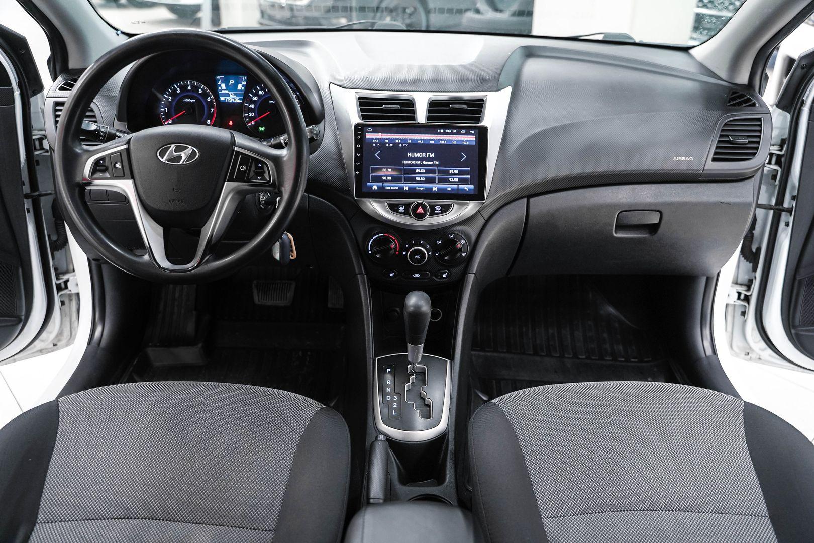 Hyundai Solaris 2013, белый, ДЦ Орехово