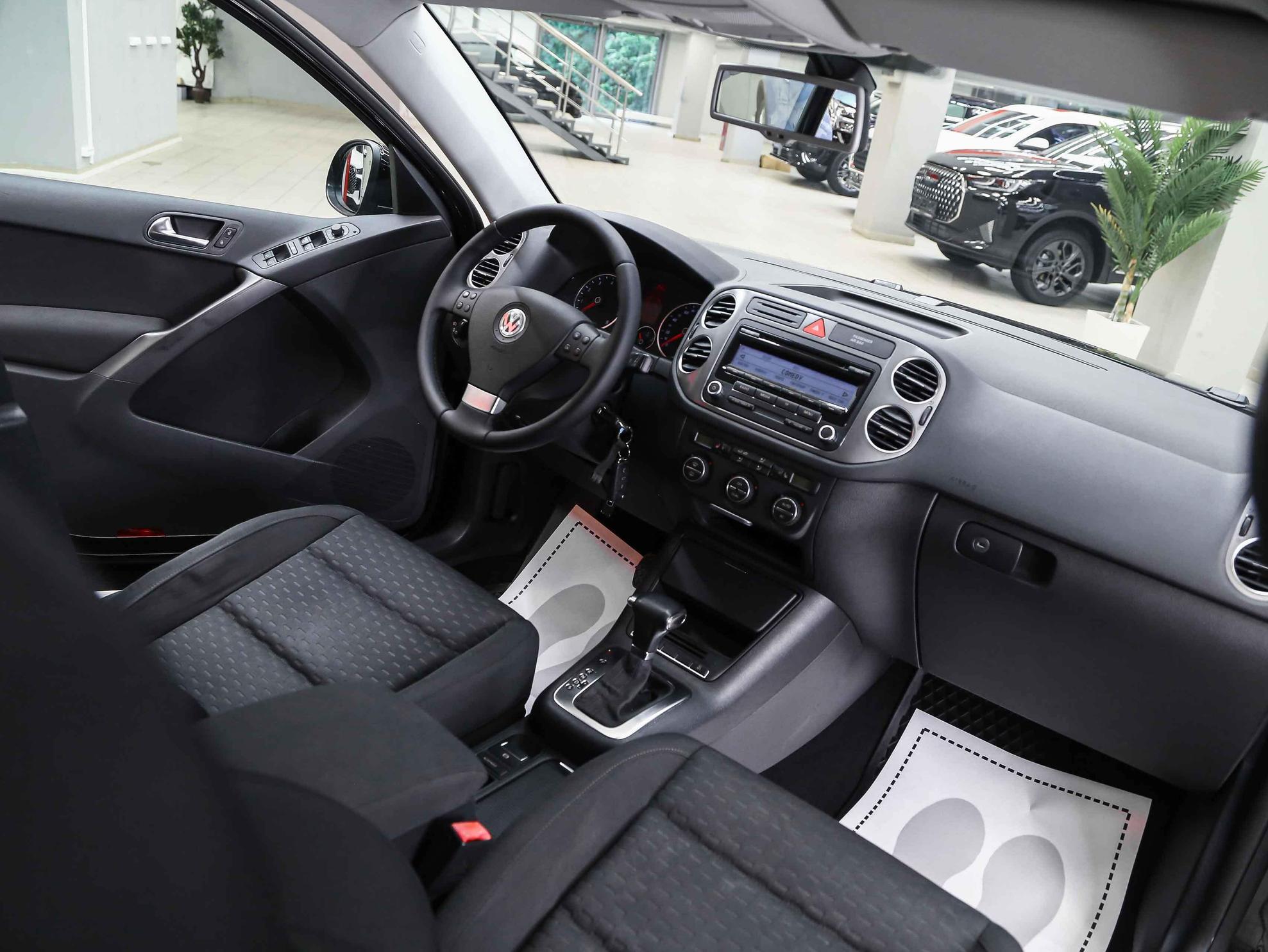 Volkswagen Tiguan 2009, черный, ДЦ Орехово
