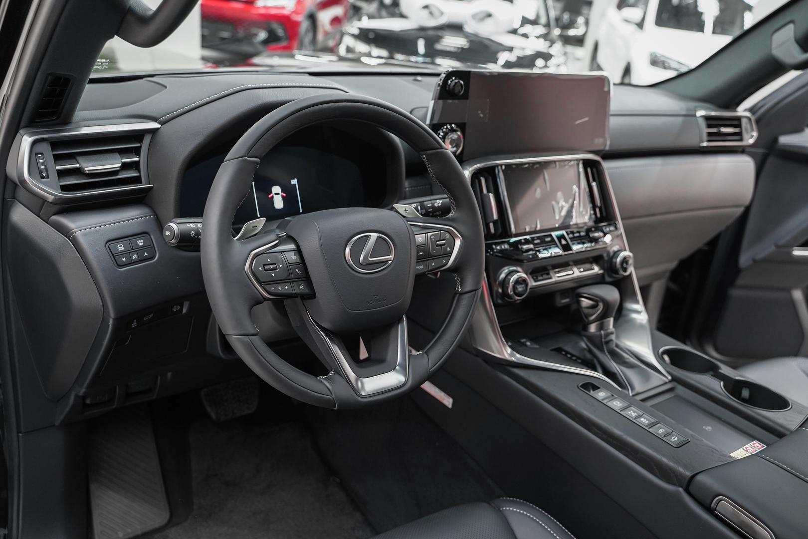 Lexus LX 2025, черный, ДЦ Орехово