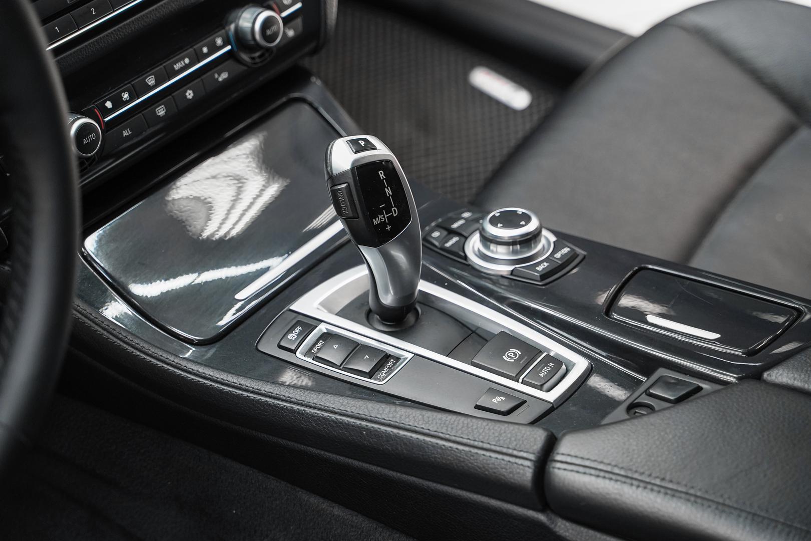 BMW 5 серии 2012, синий, ДЦ Орехово