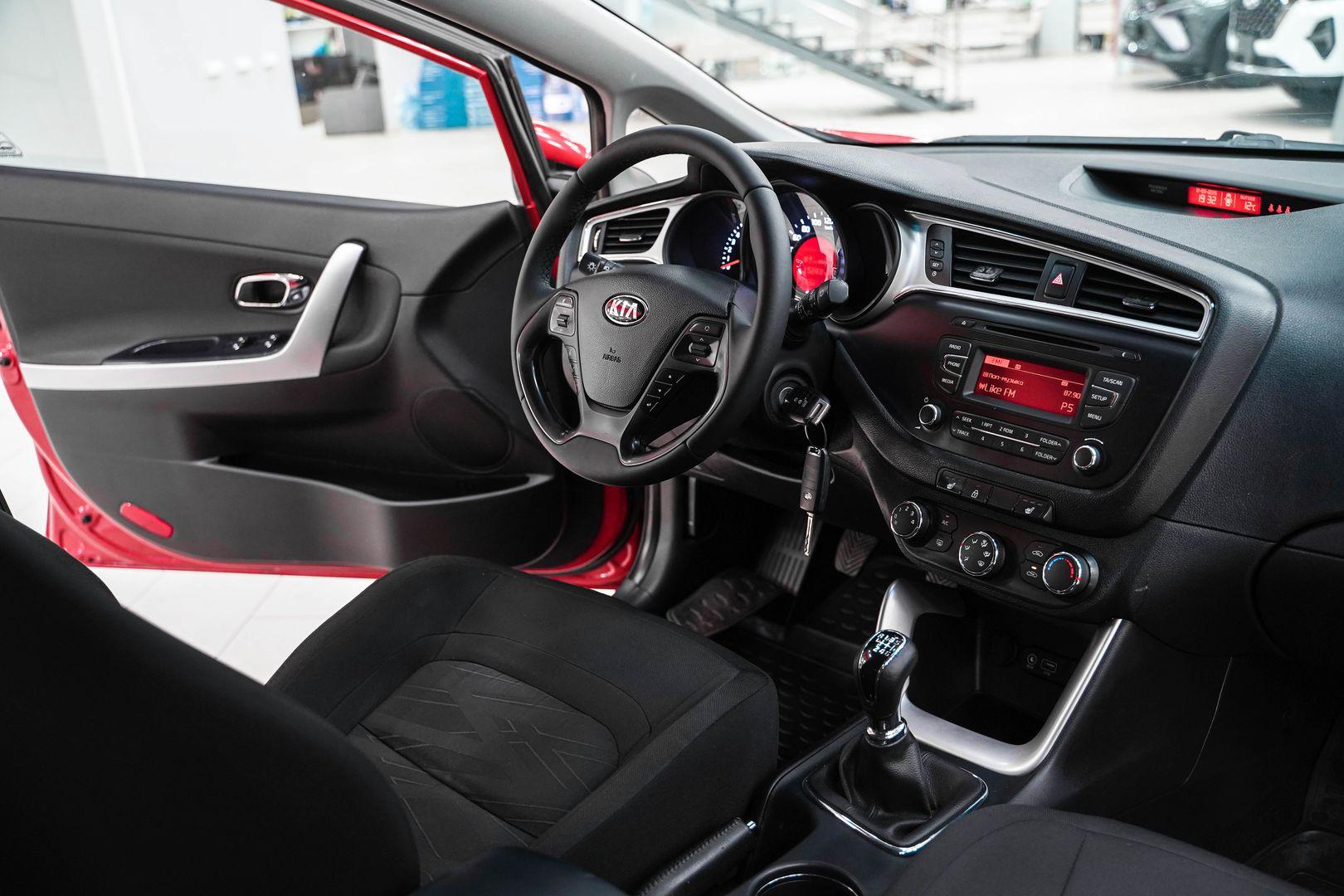 Kia Ceed 2018, красный, ДЦ Орехово