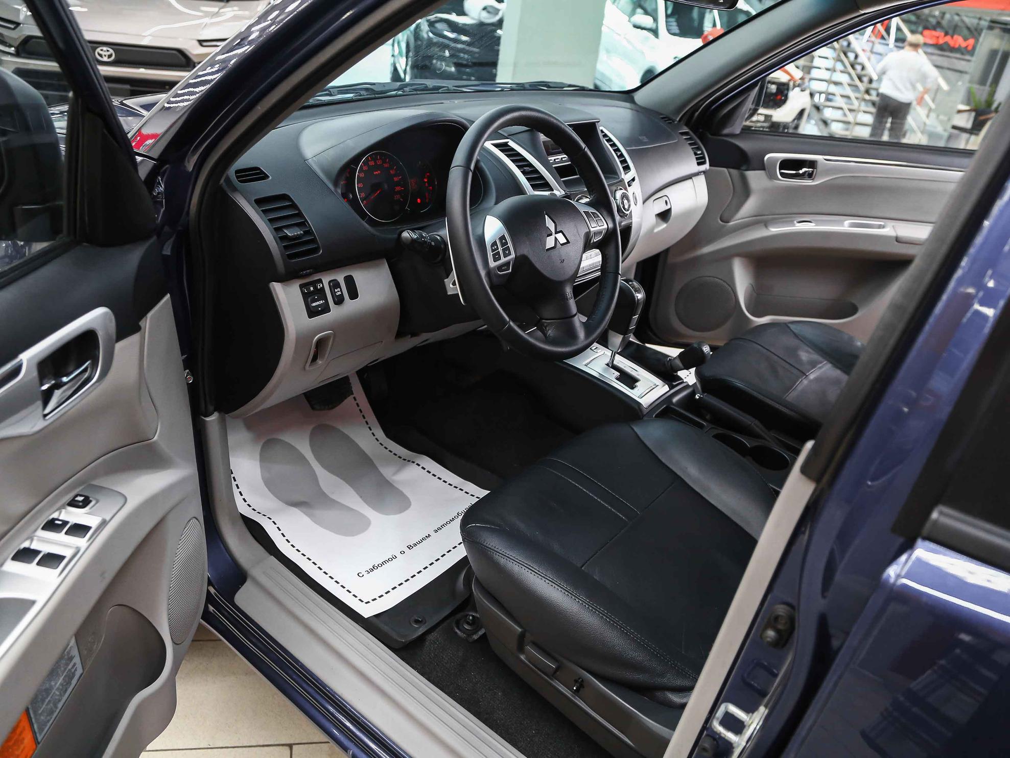 Mitsubishi Pajero Sport 2014, синий, ДЦ Орехово