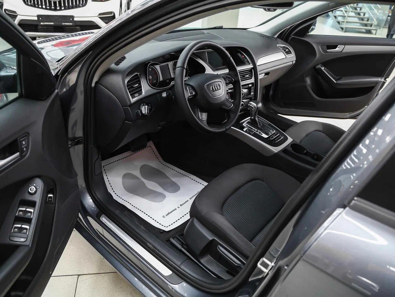 Audi A4 2014, серый, ДЦ Орехово