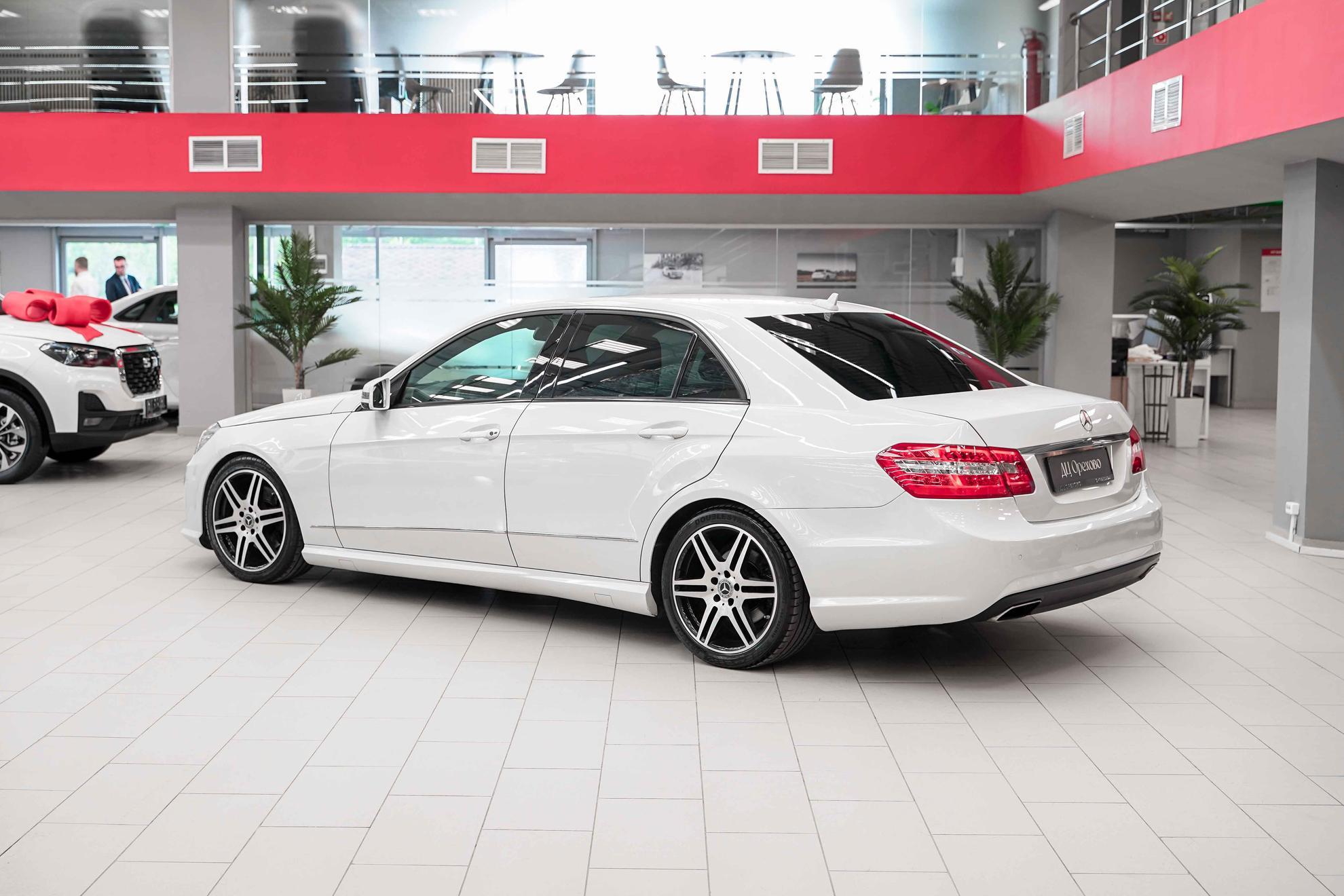 Mercedes-Benz E-Класс 2011, белый, ДЦ Орехово