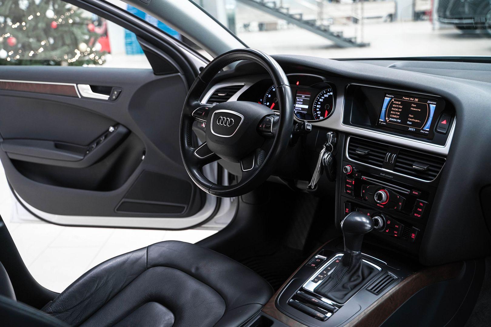 Audi A4 2015, белый, ДЦ Орехово