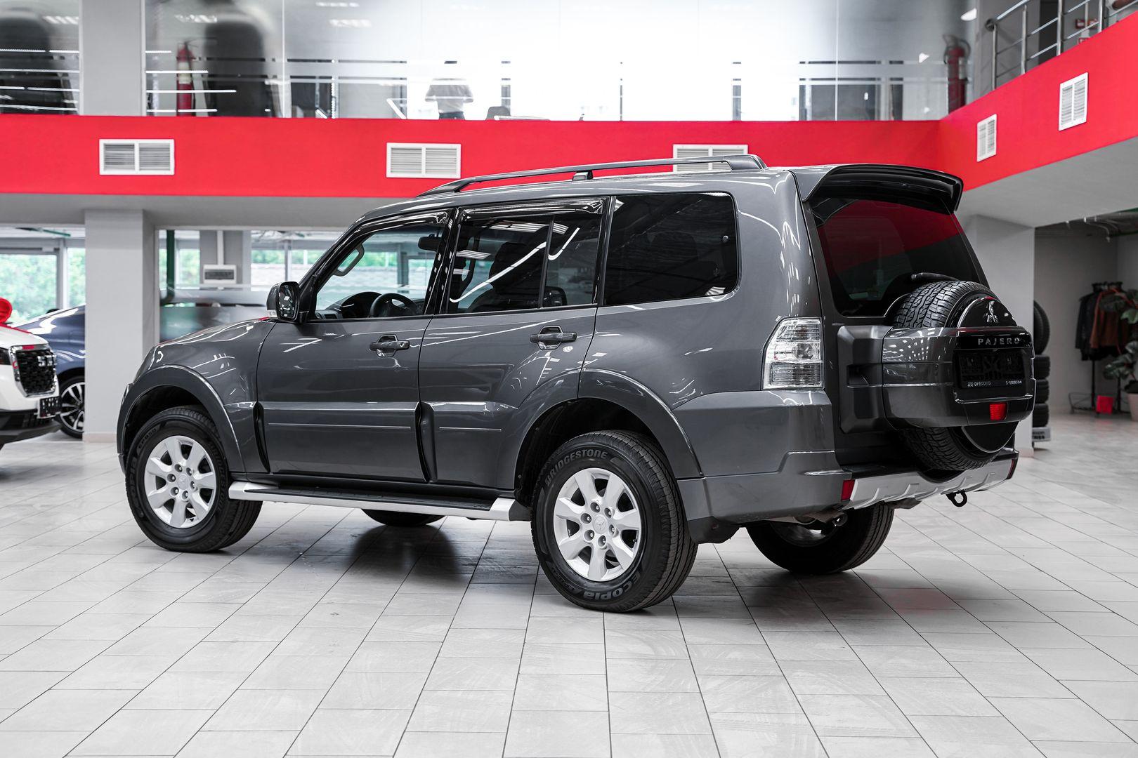 Mitsubishi Pajero 2013, серый, ДЦ Орехово