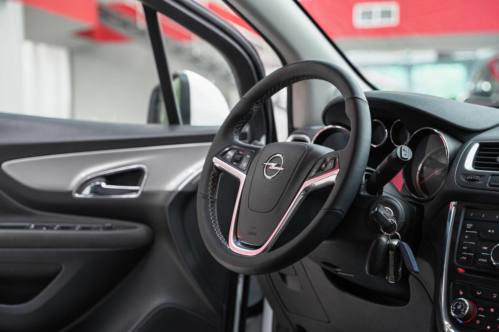 Opel Mokka 2013, белый, ДЦ Орехово