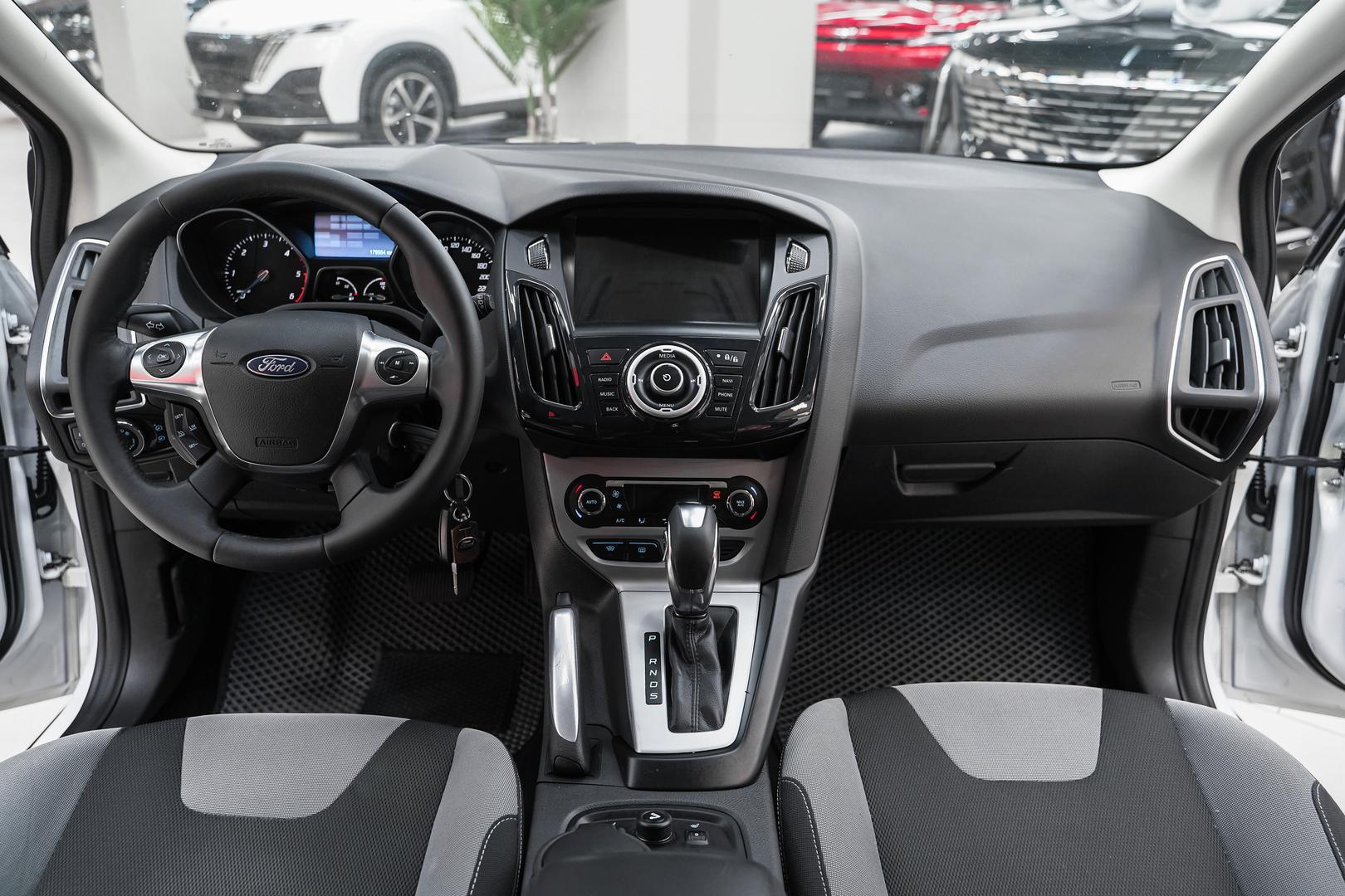 Ford Focus 2011, белый, ДЦ Орехово