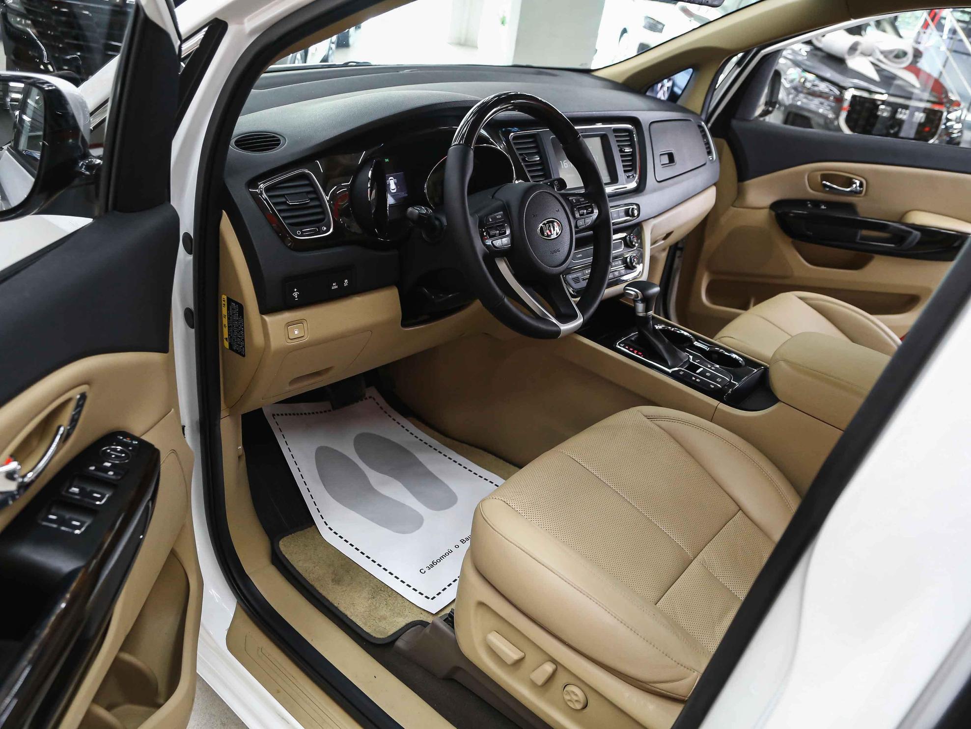 Kia Carnival 2019, белый, ДЦ Орехово