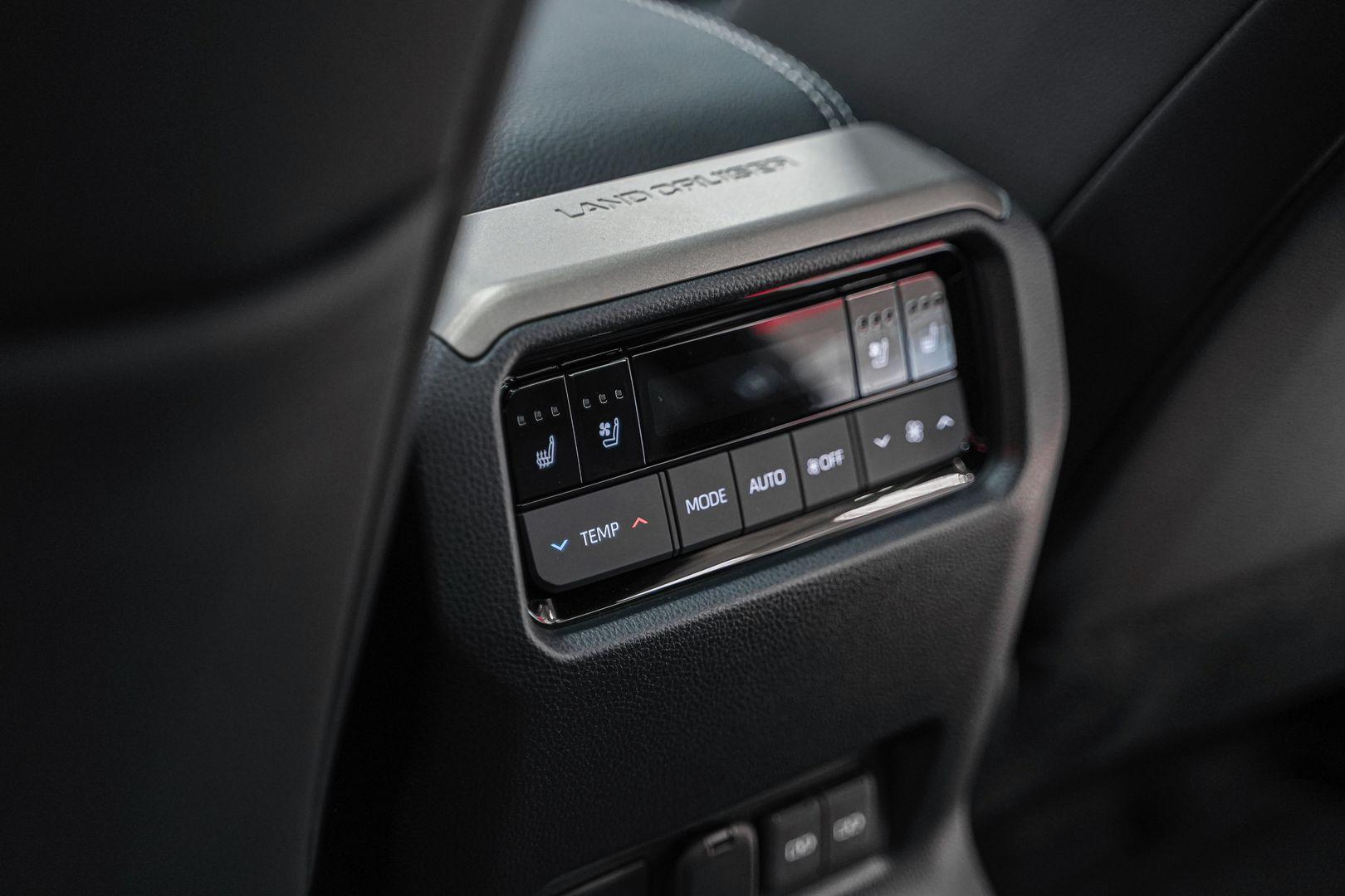 Toyota Land Cruiser Prado 2025, черный, ДЦ Орехово