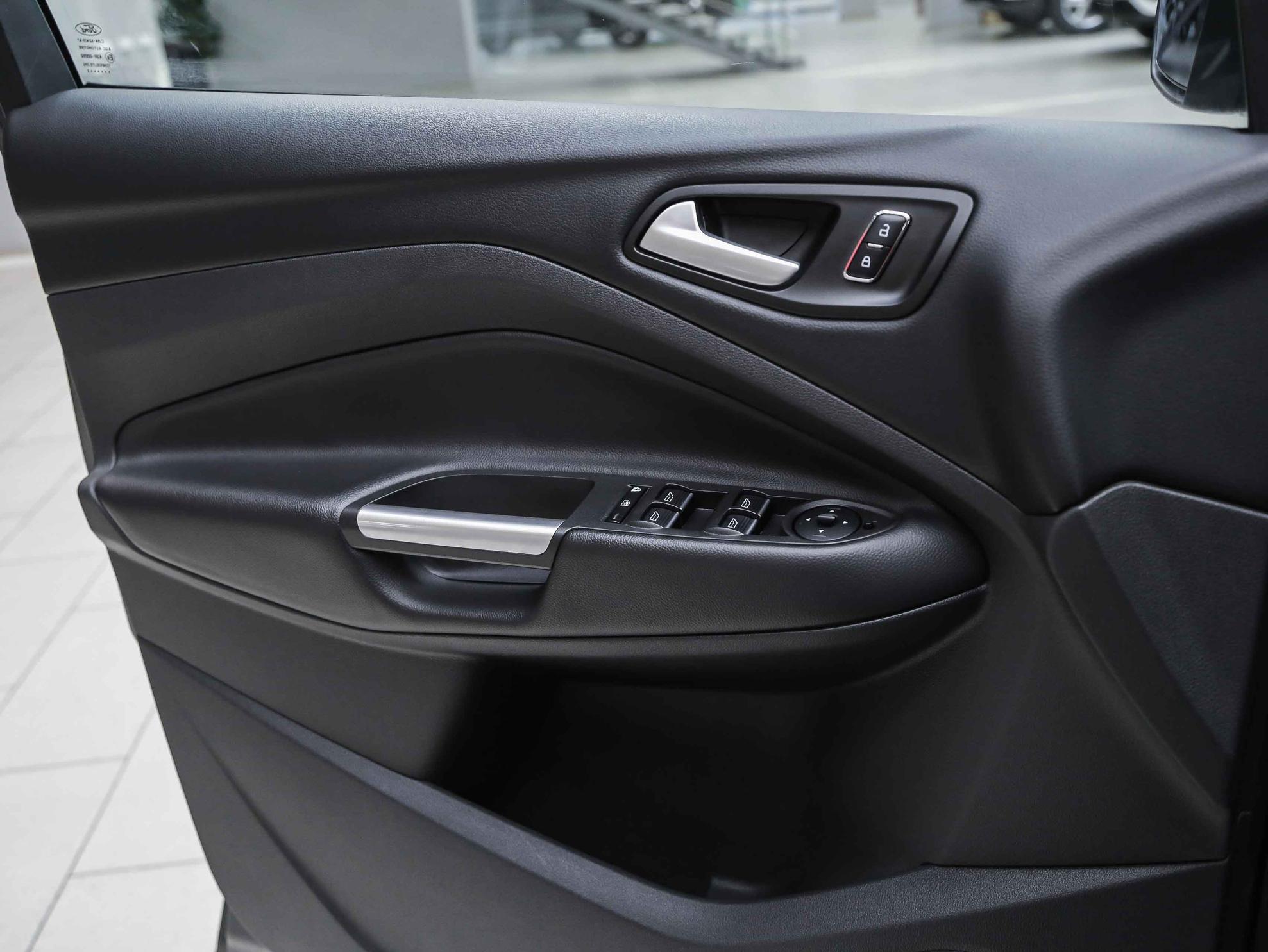 Ford Kuga 2015, серый, ДЦ Орехово