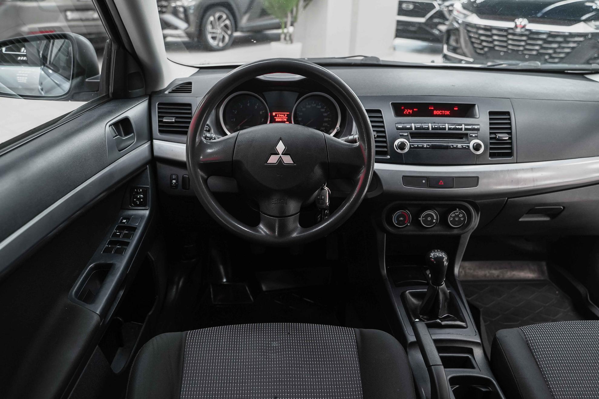 Mitsubishi Lancer 2010, серый, ДЦ Орехово