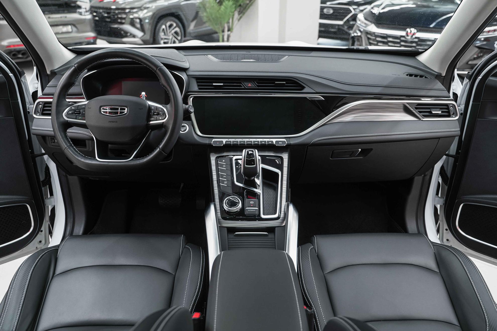 Geely Atlas Pro 2023, белый, ДЦ Орехово