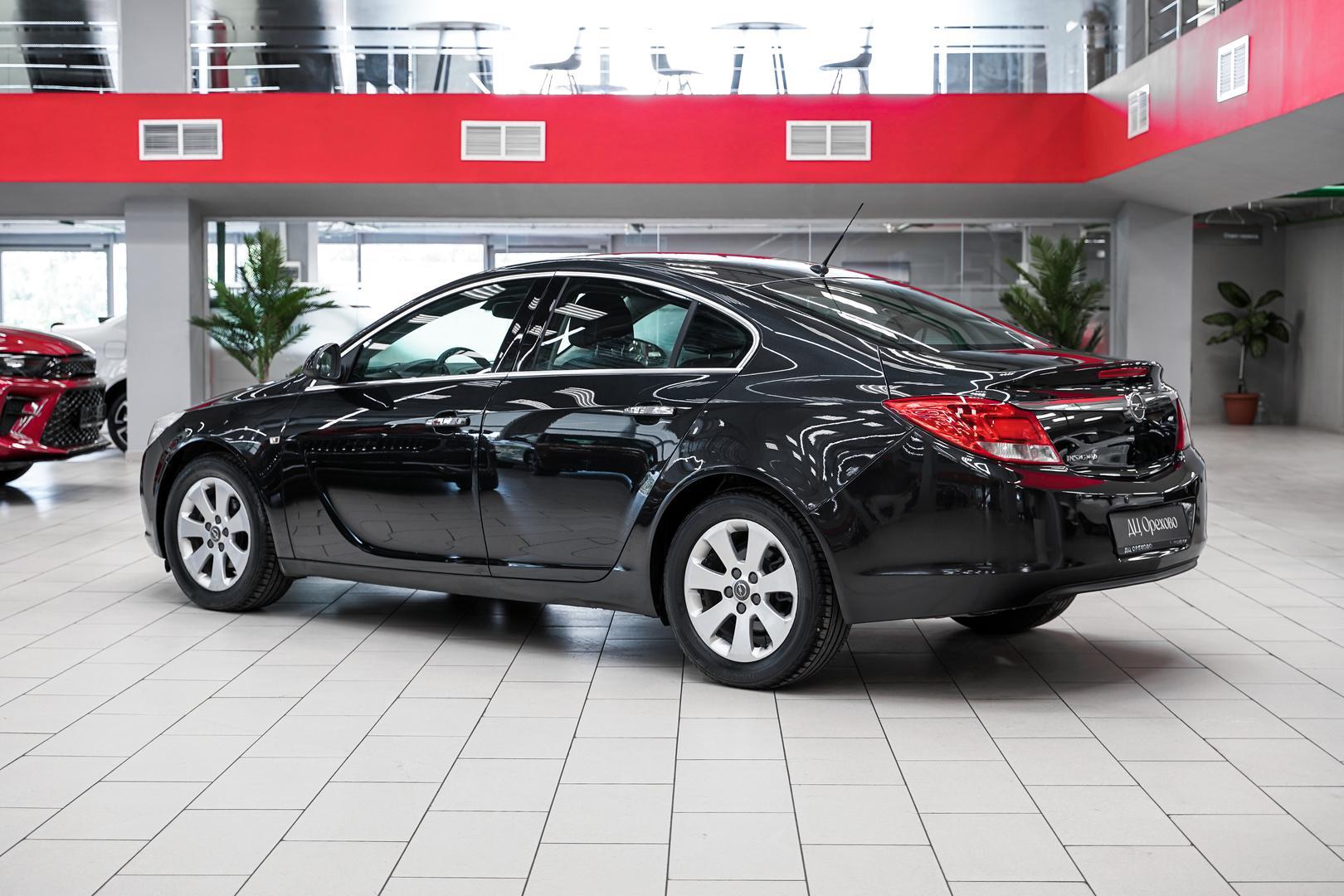 Opel Insignia 2010, черный, ДЦ Орехово
