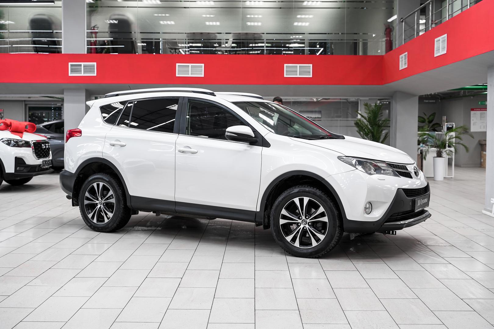 Toyota RAV4 2015, белый, ДЦ Орехово