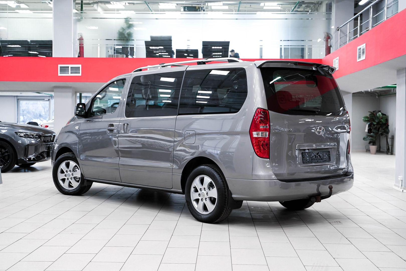 Hyundai Grand Starex 2014, серый, ДЦ Орехово