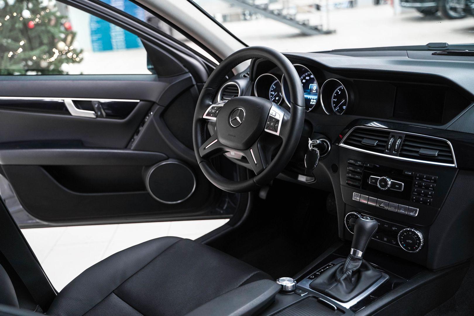 Mercedes-Benz C-Класс 2013, серый, ДЦ Орехово