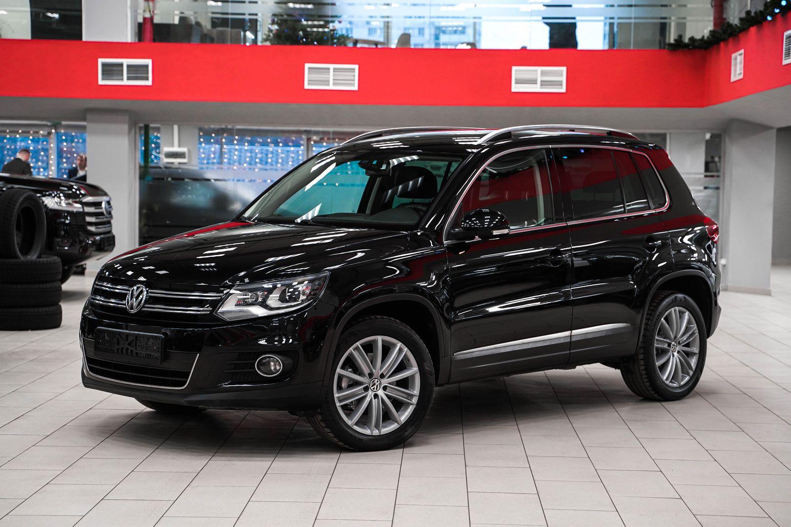 Volkswagen Tiguan 2012, черный, ДЦ Орехово