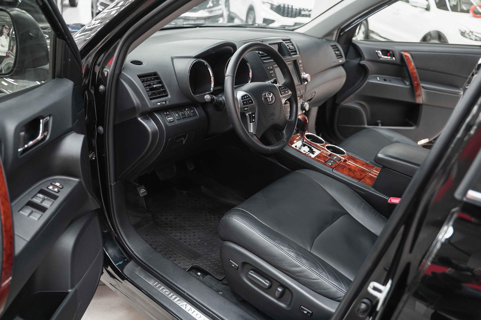 Toyota Highlander 2012, черный, ДЦ Орехово
