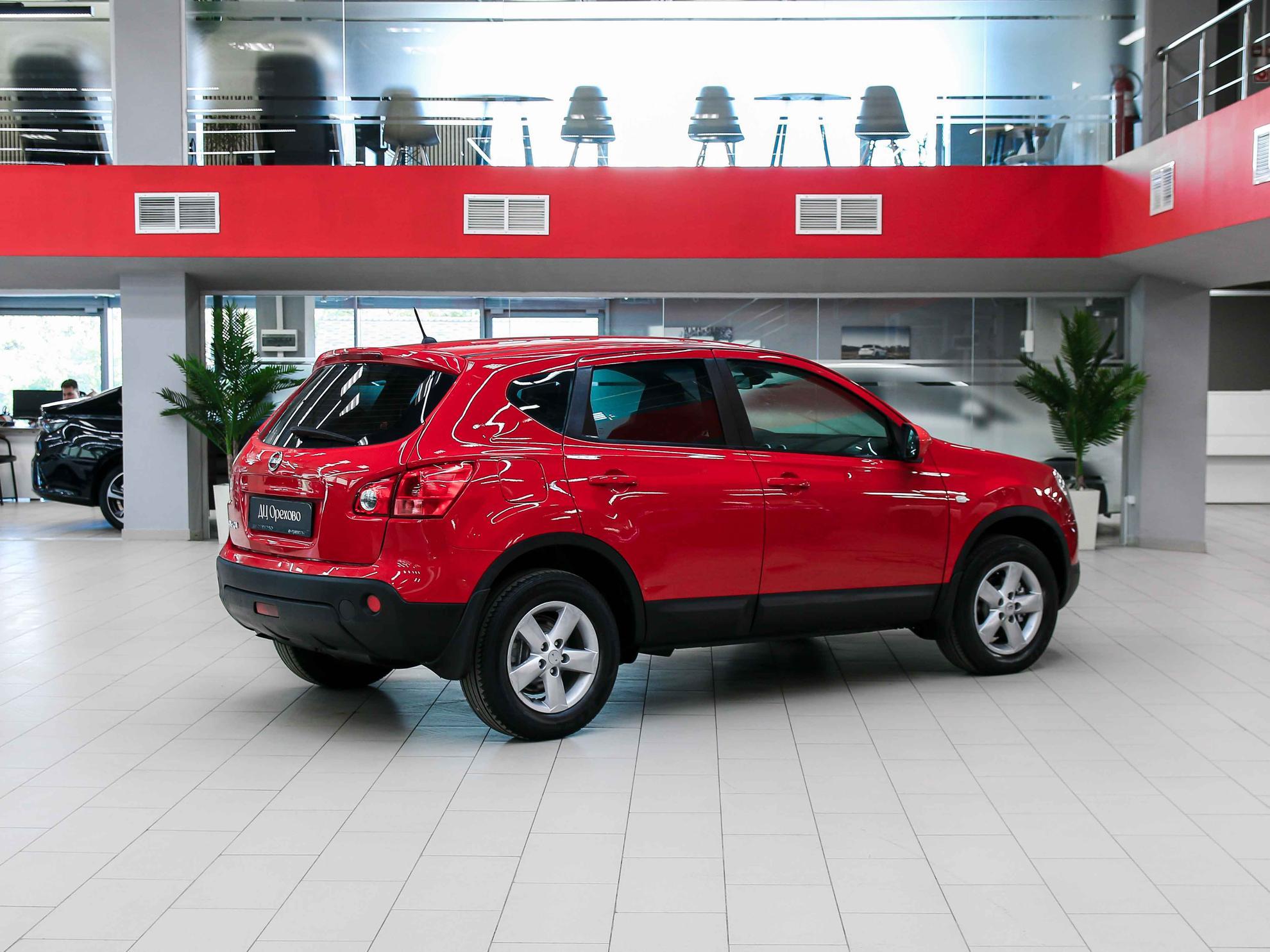 Nissan Qashqai 2008, красный, ДЦ Орехово