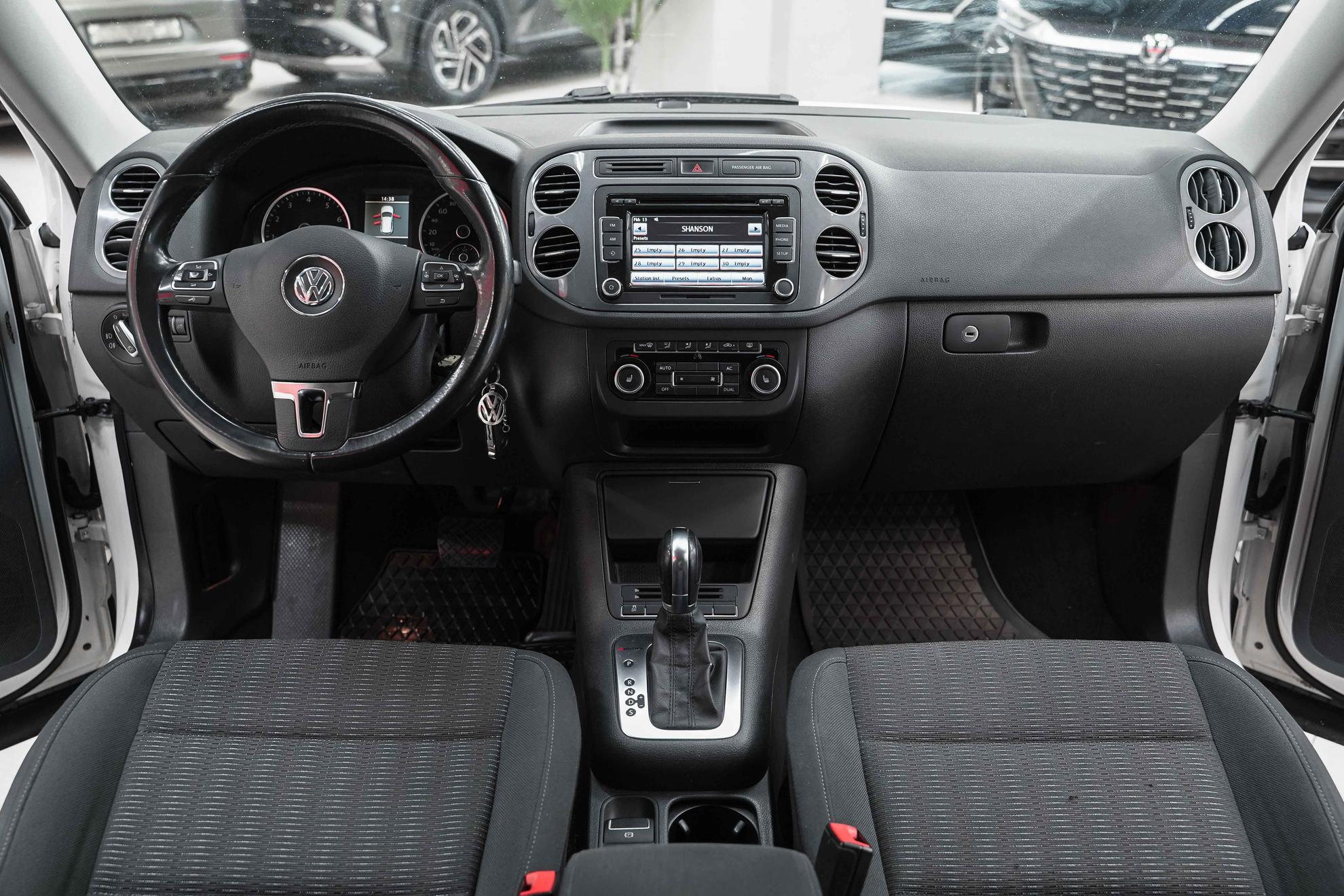 Volkswagen Tiguan 2012, белый, ДЦ Орехово