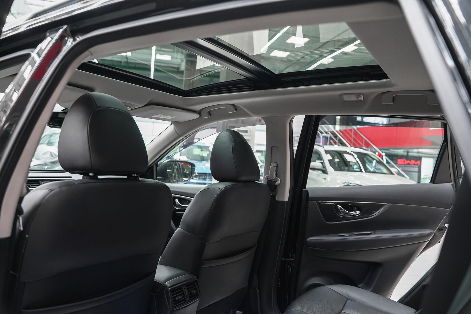 Nissan X-Trail 2017, черный, ДЦ Орехово
