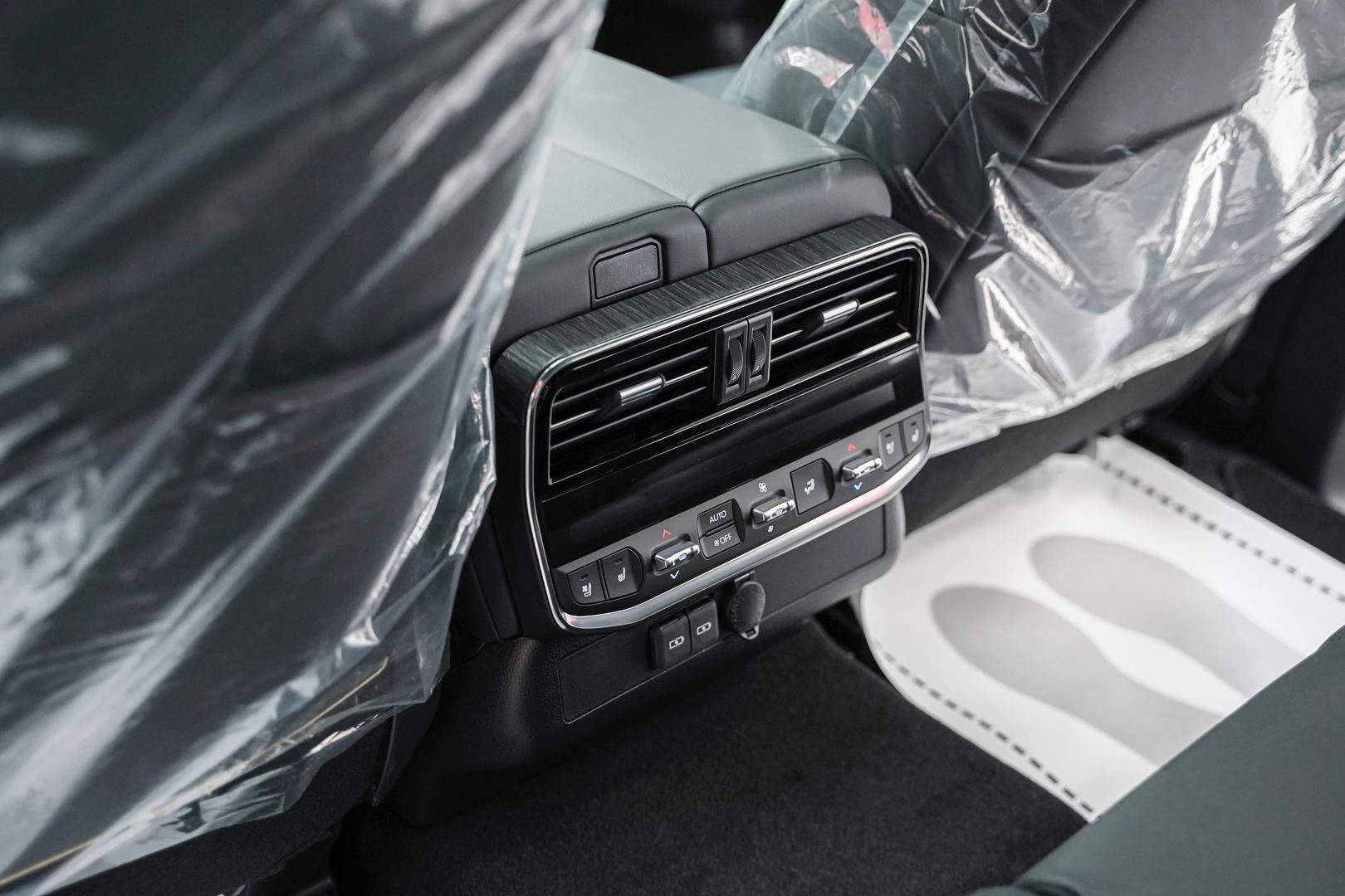 Toyota Land Cruiser 2025, черный, ДЦ Орехово