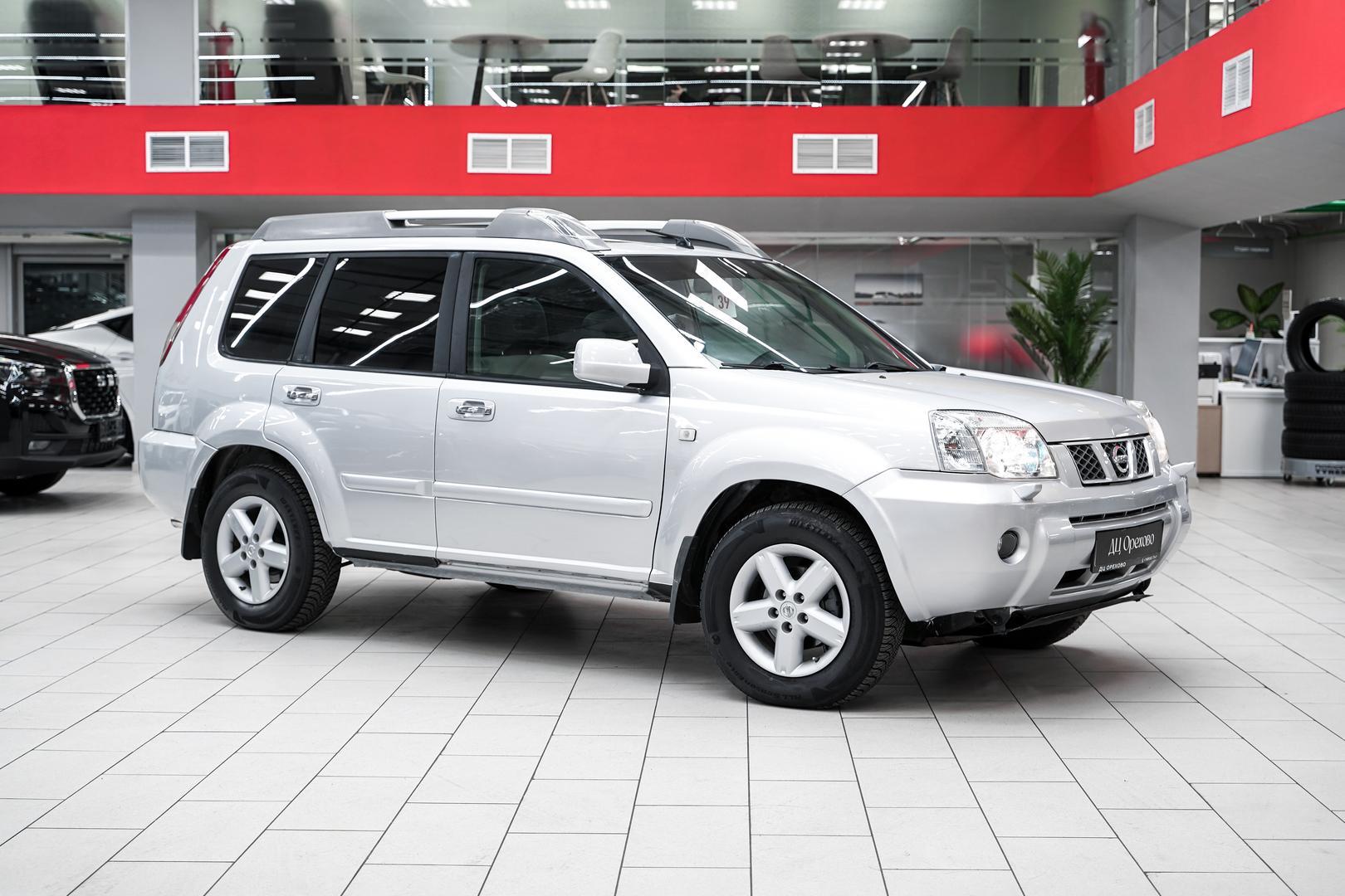 Nissan X-Trail 2004, серебряный, ДЦ Орехово