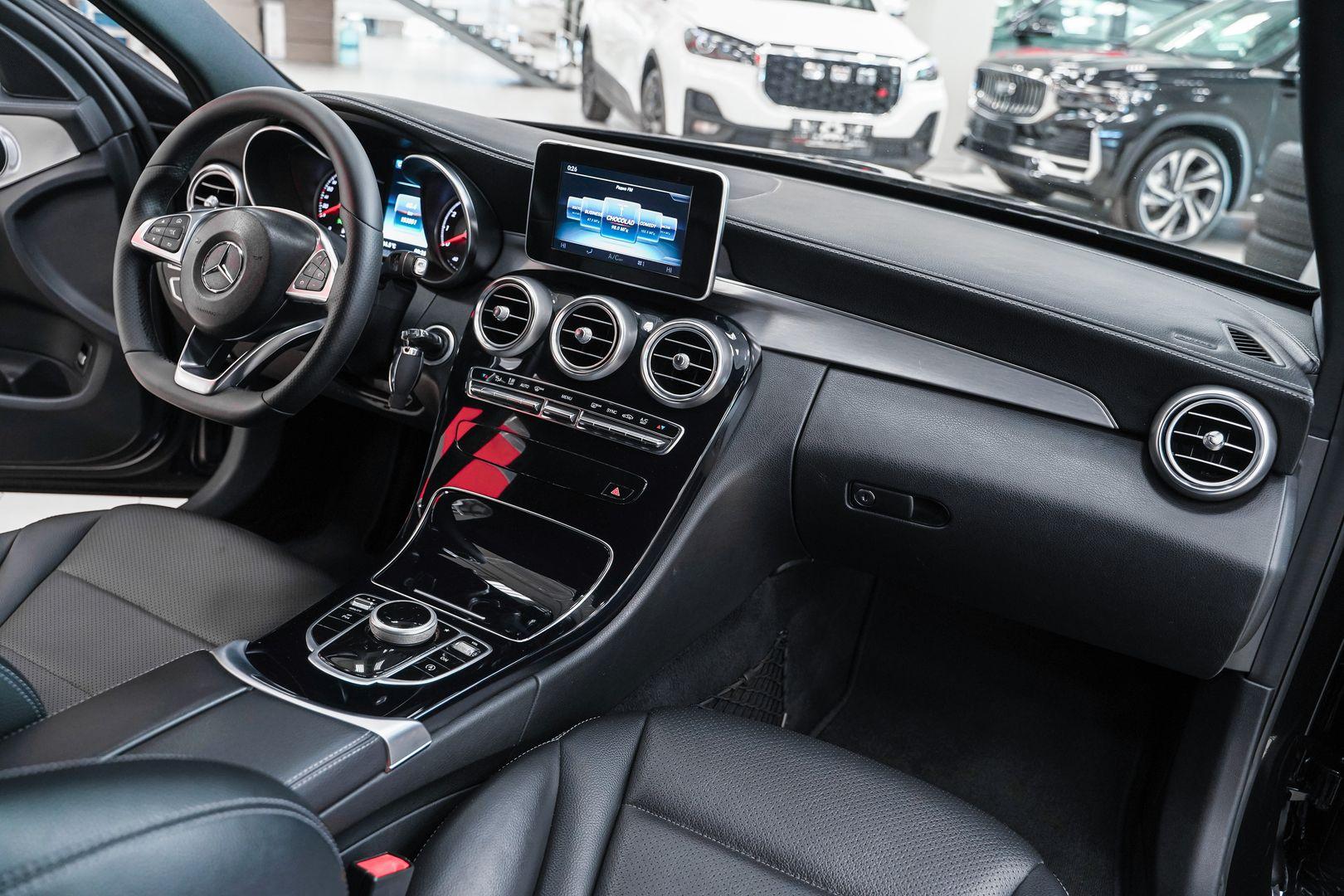 Mercedes-Benz C-Класс 2014, черный, ДЦ Орехово