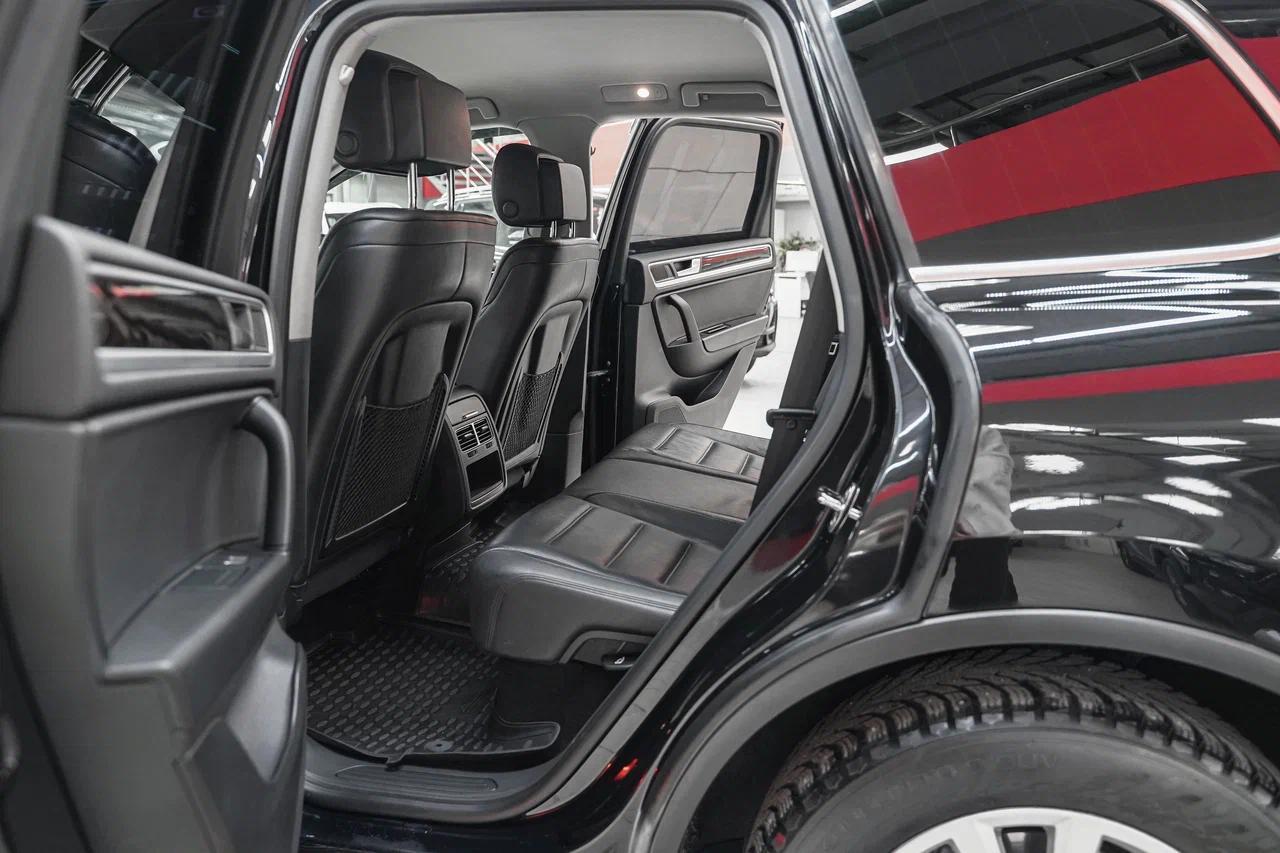 Volkswagen Touareg 2013, черный, ДЦ Орехово