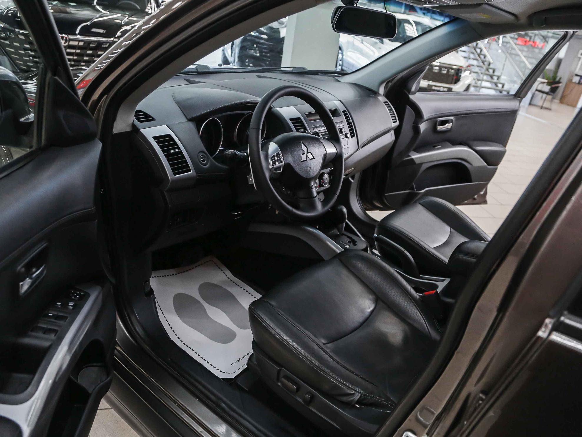 Mitsubishi Outlander 2010, коричневый, ДЦ Орехово