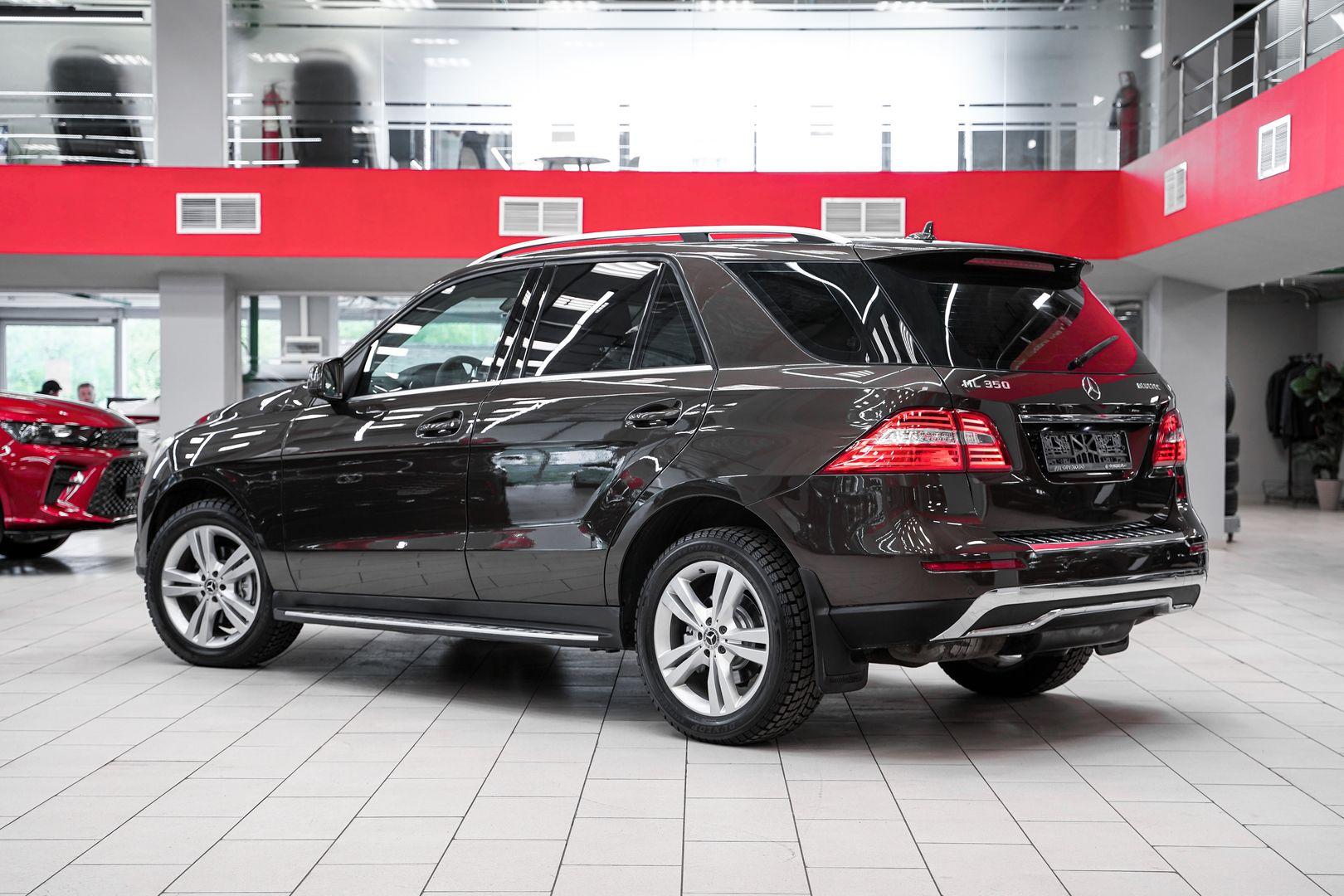 Mercedes-Benz M-Класс 2013, коричневый, ДЦ Орехово