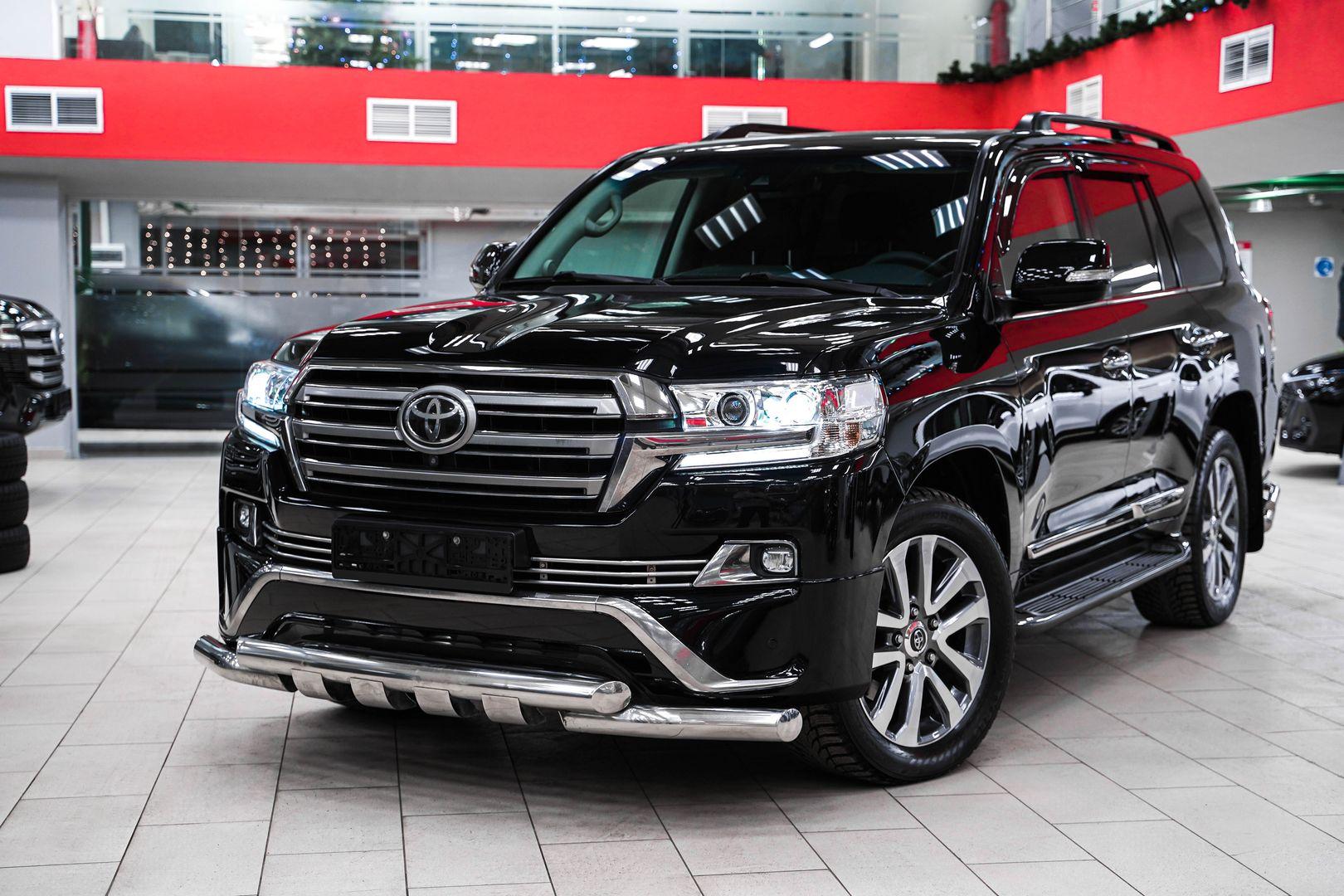 Toyota Land Cruiser 2017, черный, ДЦ Орехово