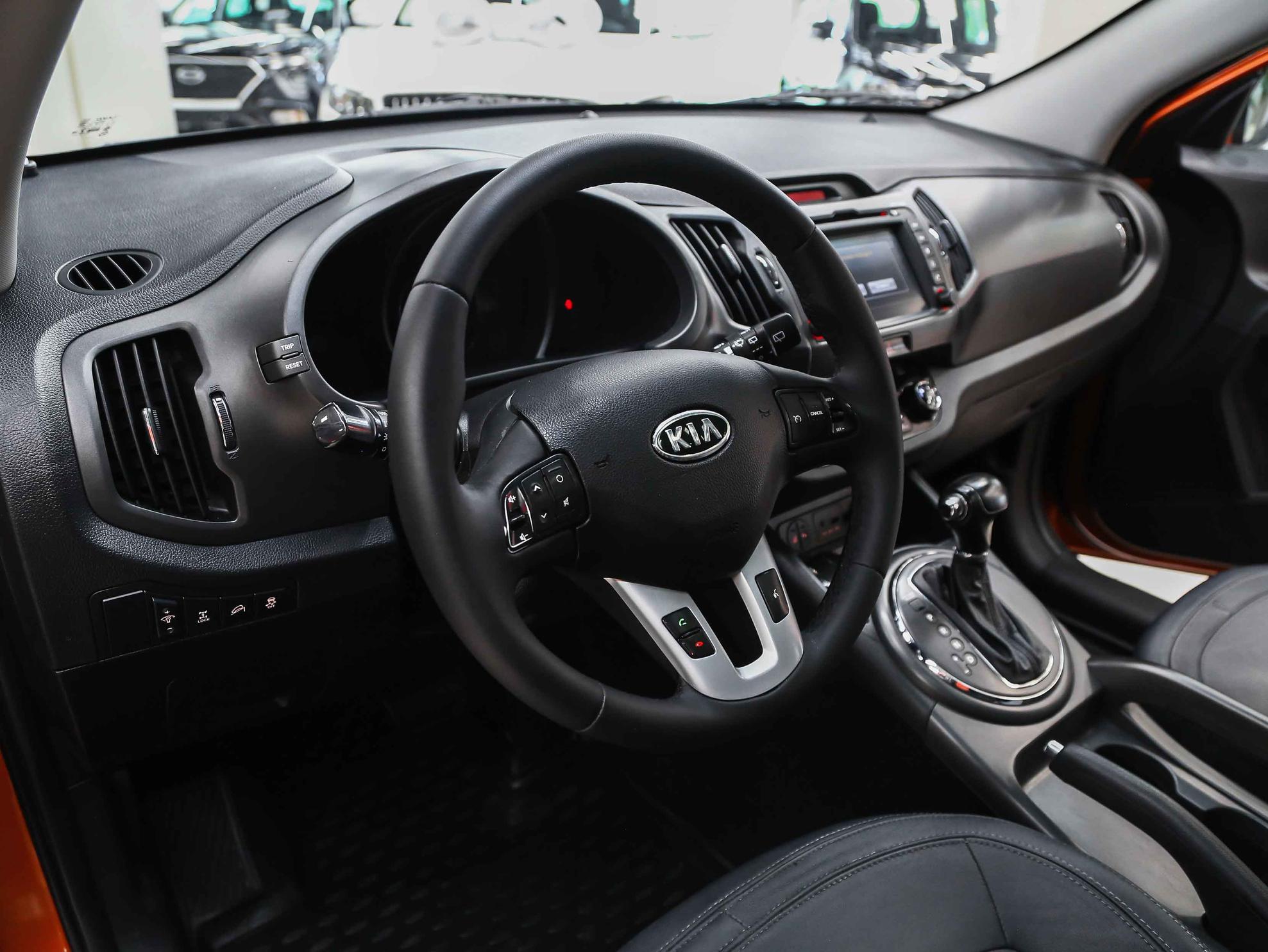 Kia Sportage 2012, оранжевый, ДЦ Орехово